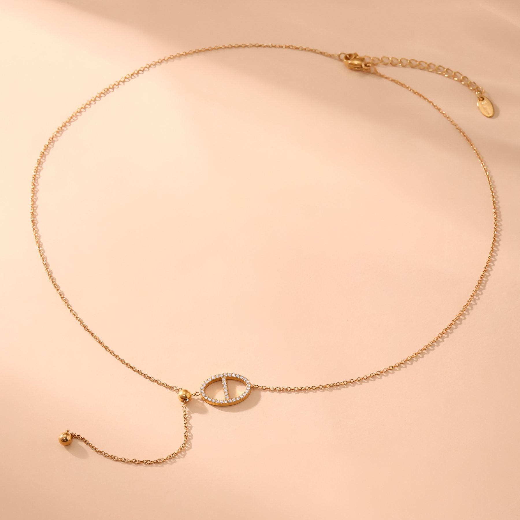 Collier cravate élégant femme, design ovale pavé de zircon, en acier inoxydable plaqué or ou argent