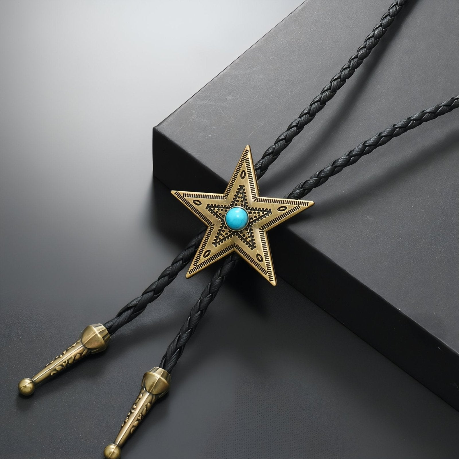 Bolo tie western, étoile vintage et pierre turquoise, cordon tressé noir, style cowboy unisexe