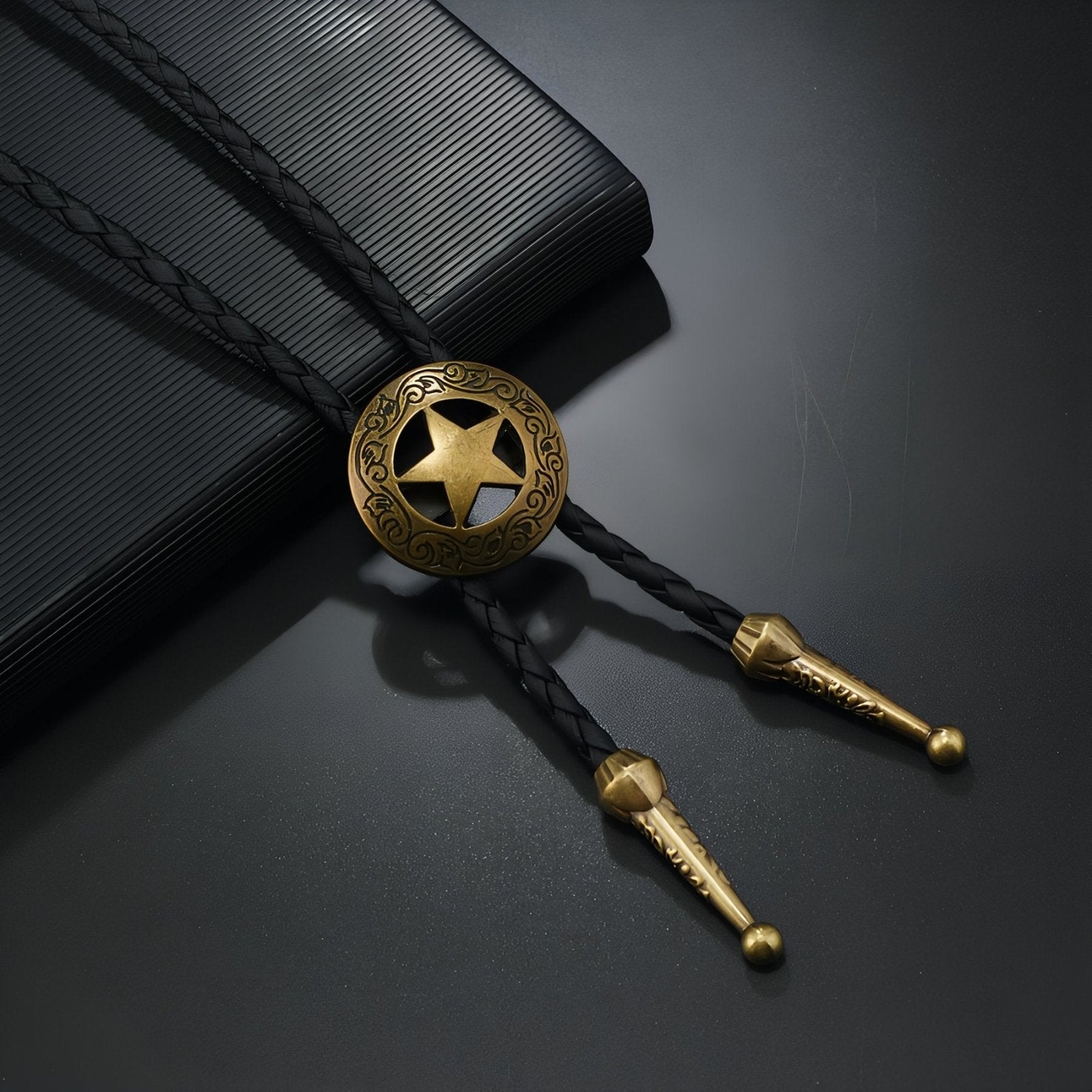 Bolo tie western, médaillon étoile shérif vintage, cordon noir tressé, finition bronze ou argent