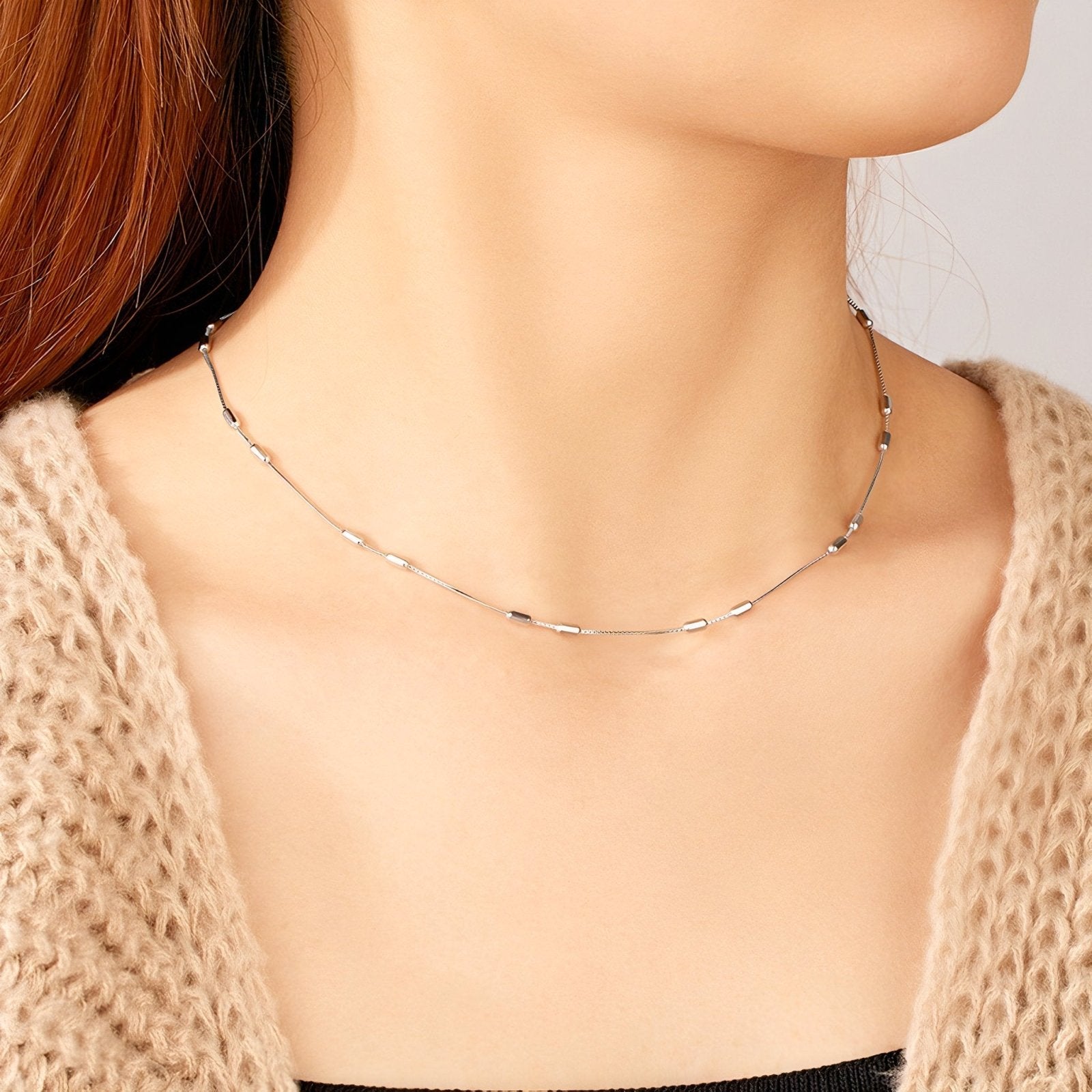 Chaine en argent 925, mailles boîte 0,8 mm, détails géométriques, taille ajustable, modèle Ophélia