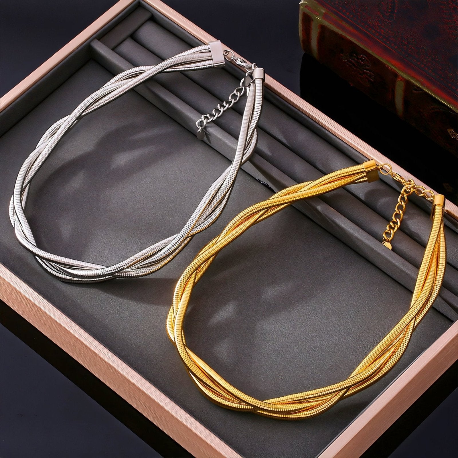 Chaine serpent ras du cou torsadé, acier inoxydable, style contemporain, modèle Tessa