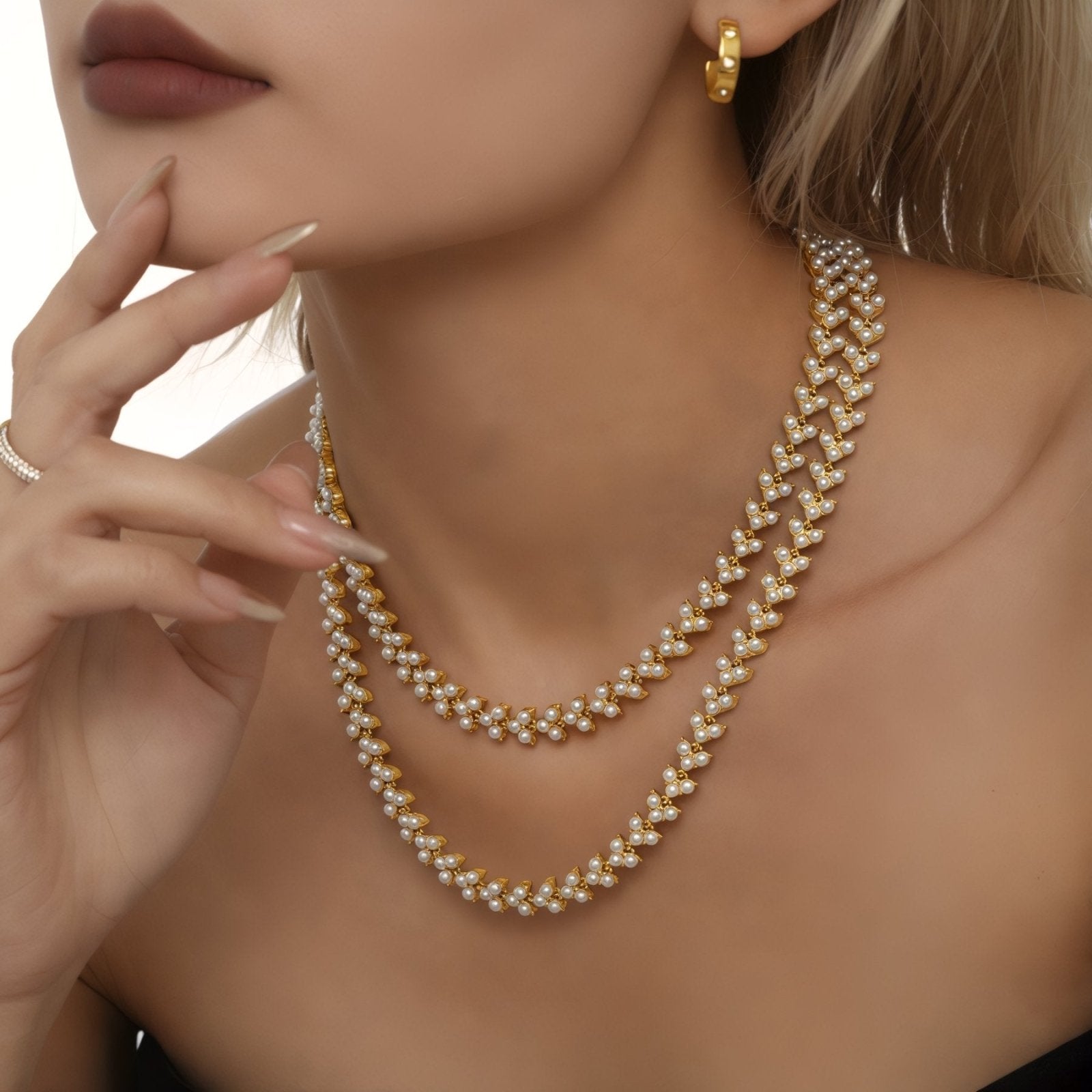 Collier acier inoxydable plaqué or 18K, perles nacrées serties, modèle Georgina