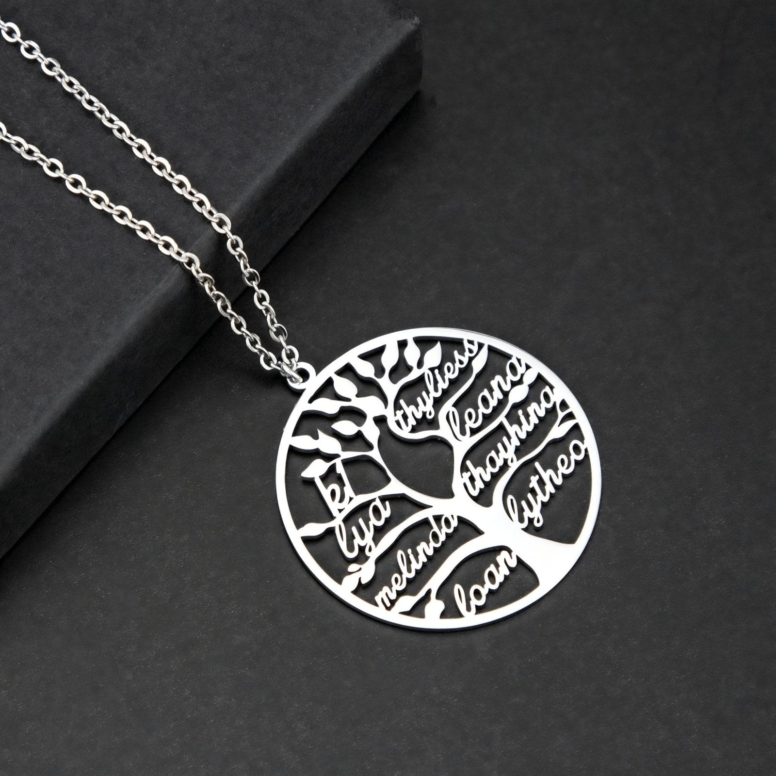 Collier arbre de vie familial, personnalisable avec prénoms, en acier inoxydable, modèle Oriane