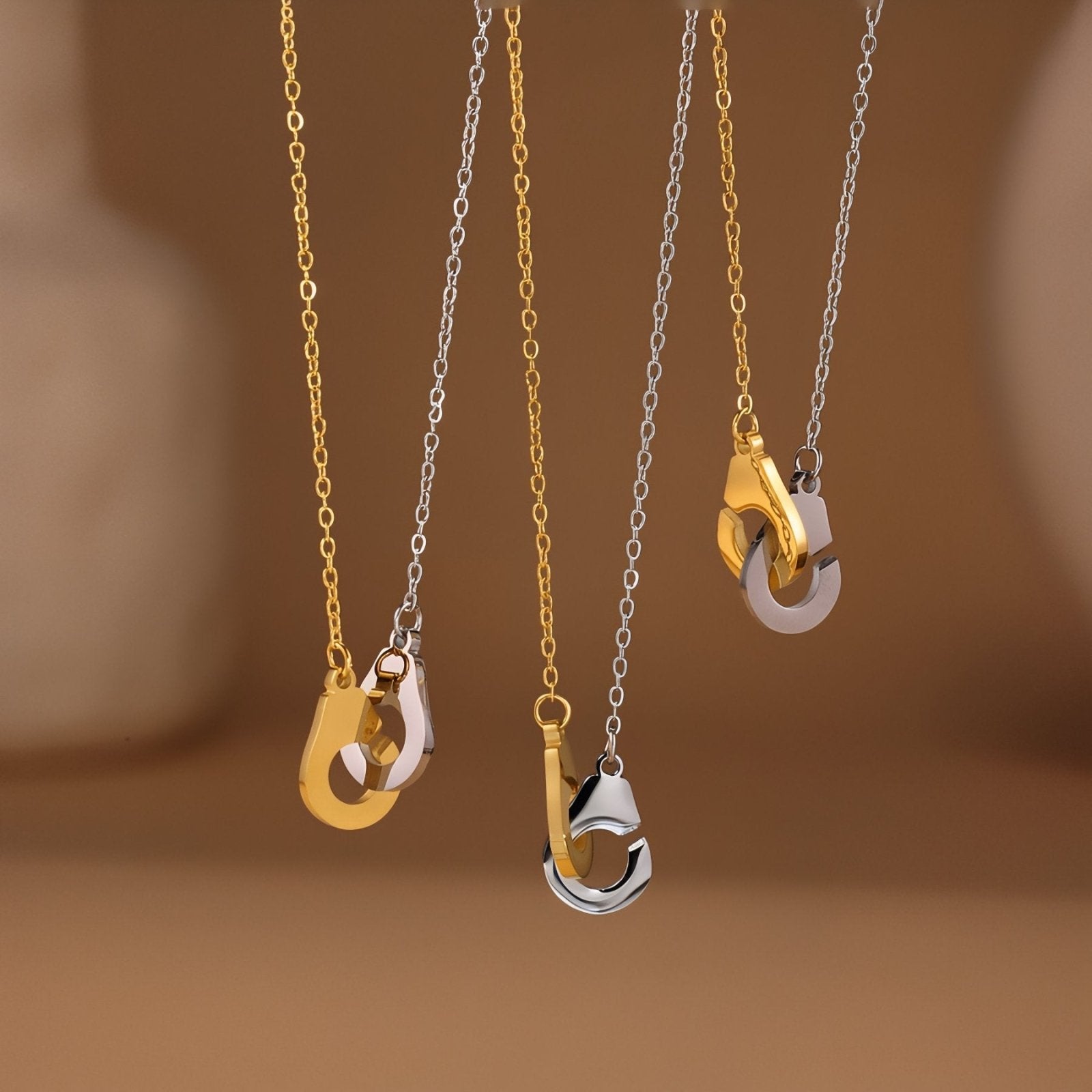 Collier bicolore or et argent pour femme, pendentif menottes, chaîne fine en acier inoxydable