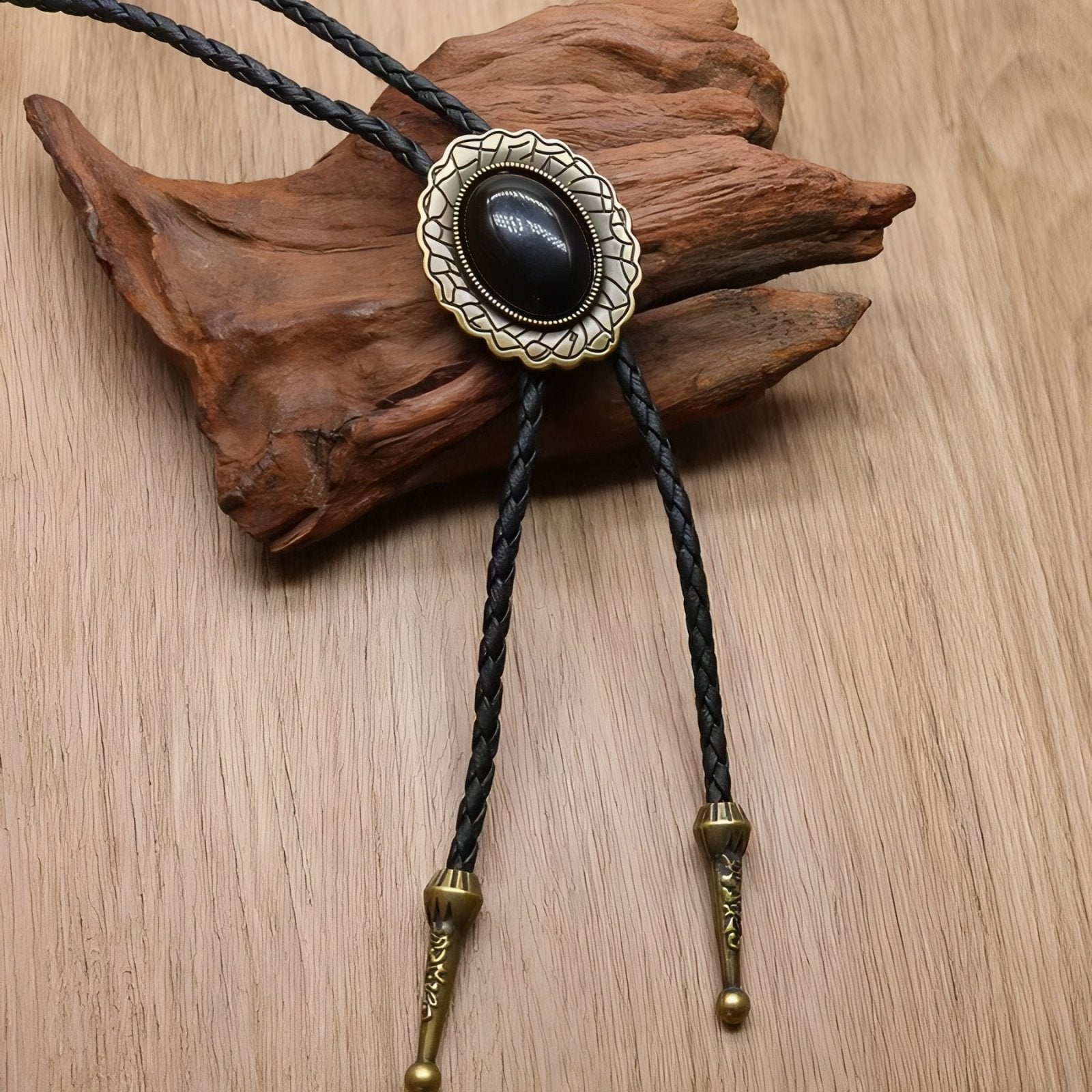 Collier bolo tie unisexe style cow - boy, cuir tressé et pendentif ovale noir, look western vintage