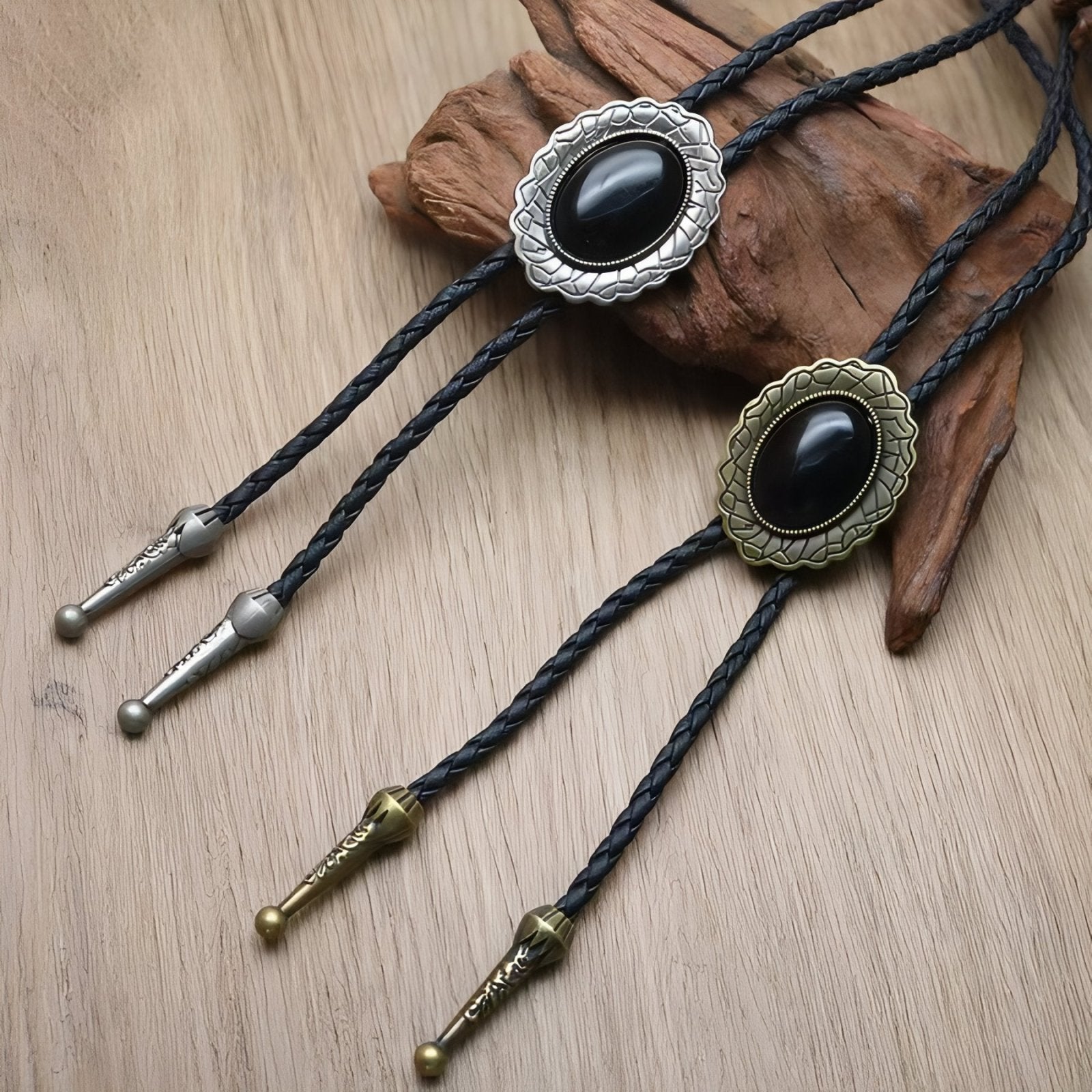 Collier bolo tie unisexe style cow - boy, cuir tressé et pendentif ovale noir, look western vintage