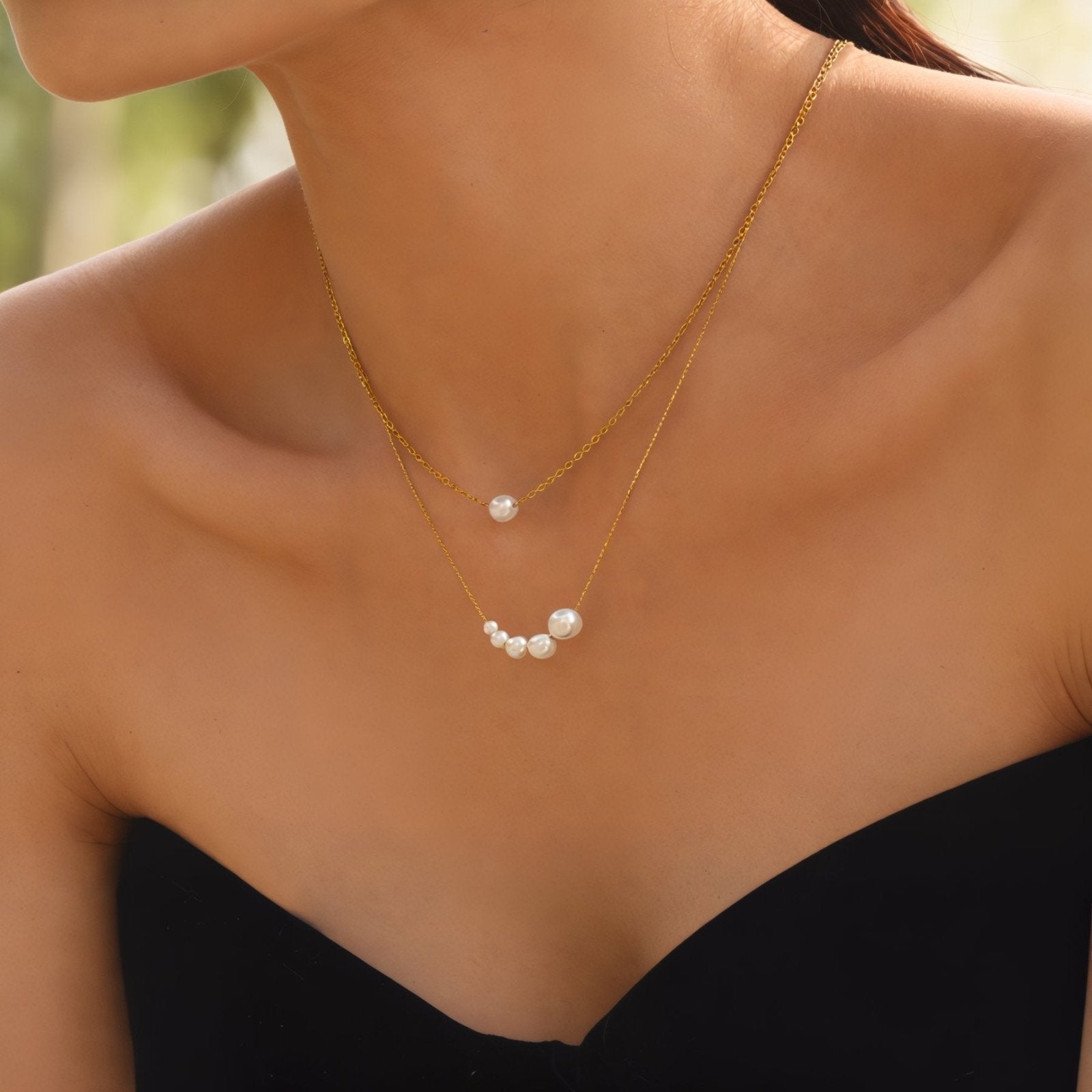 Collier chaîne fine plaqué or, perles nacrées en ligne, 40 cm extensible, modèle Savannah