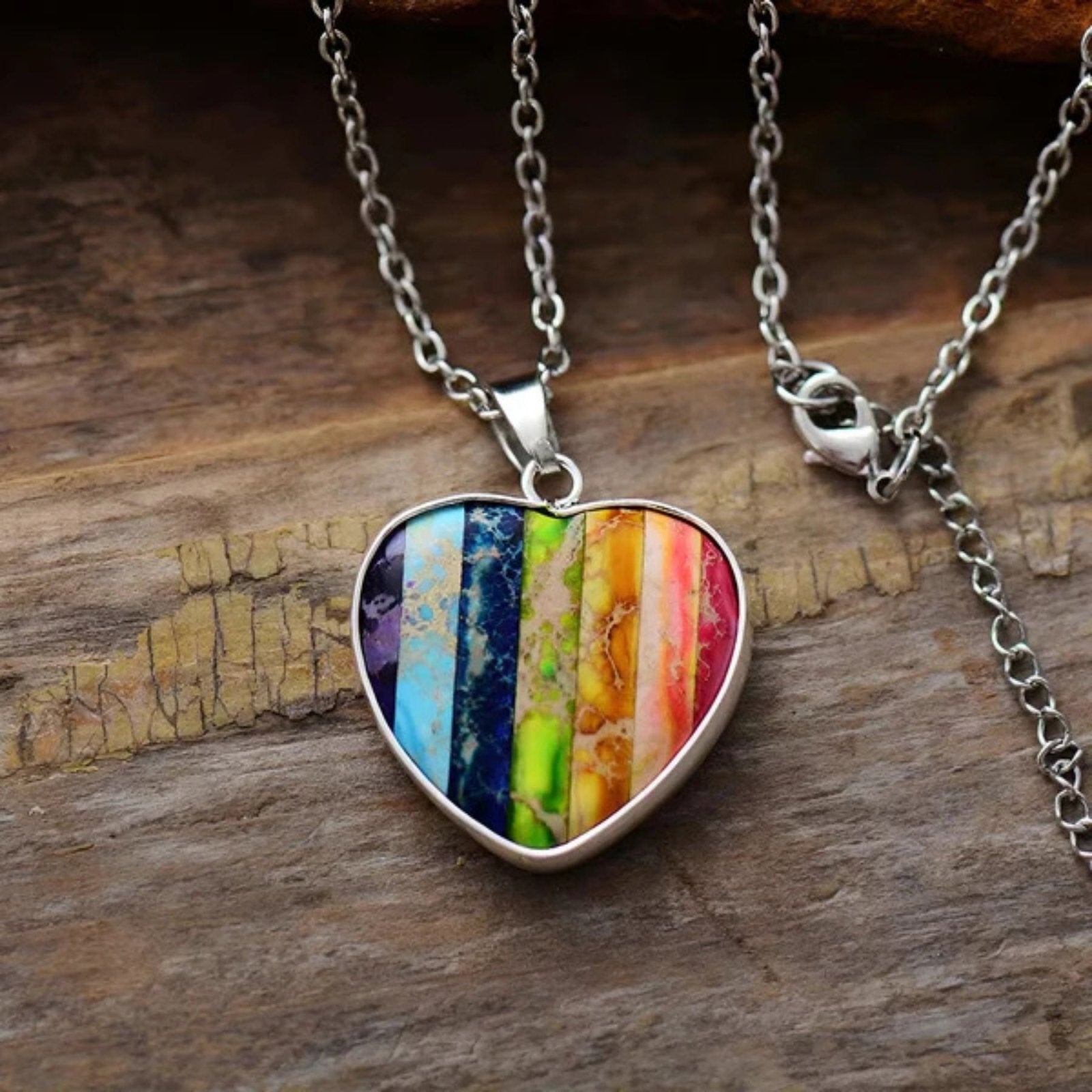 Collier coeur 7 chakras, monture dorée ou argentée, bijou coloré pour femme, modèle Arcana
