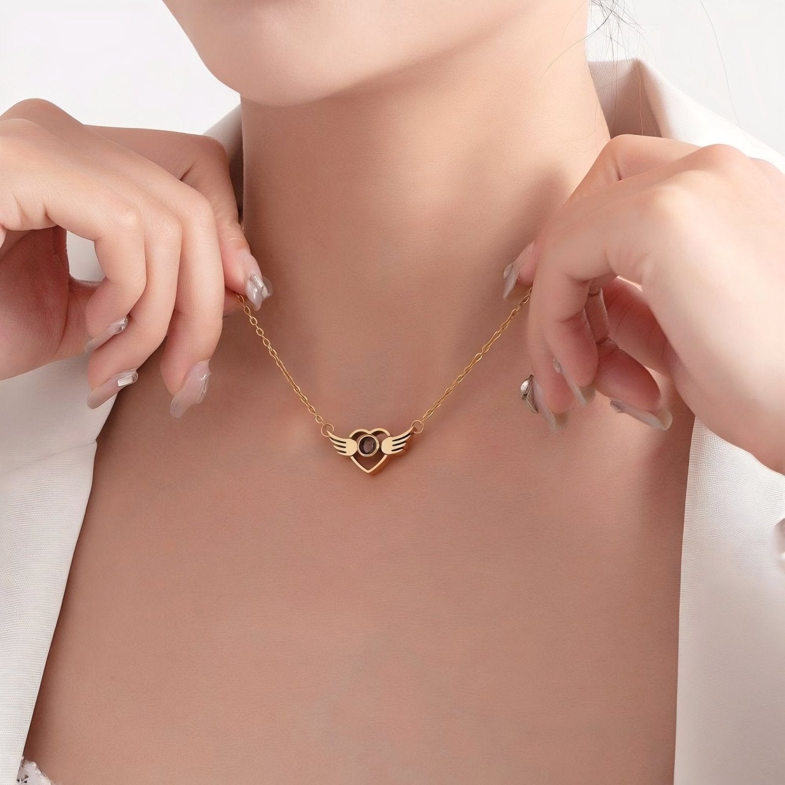 Collier cœur avec ailes et projection photo, pour femme, modèle Wings