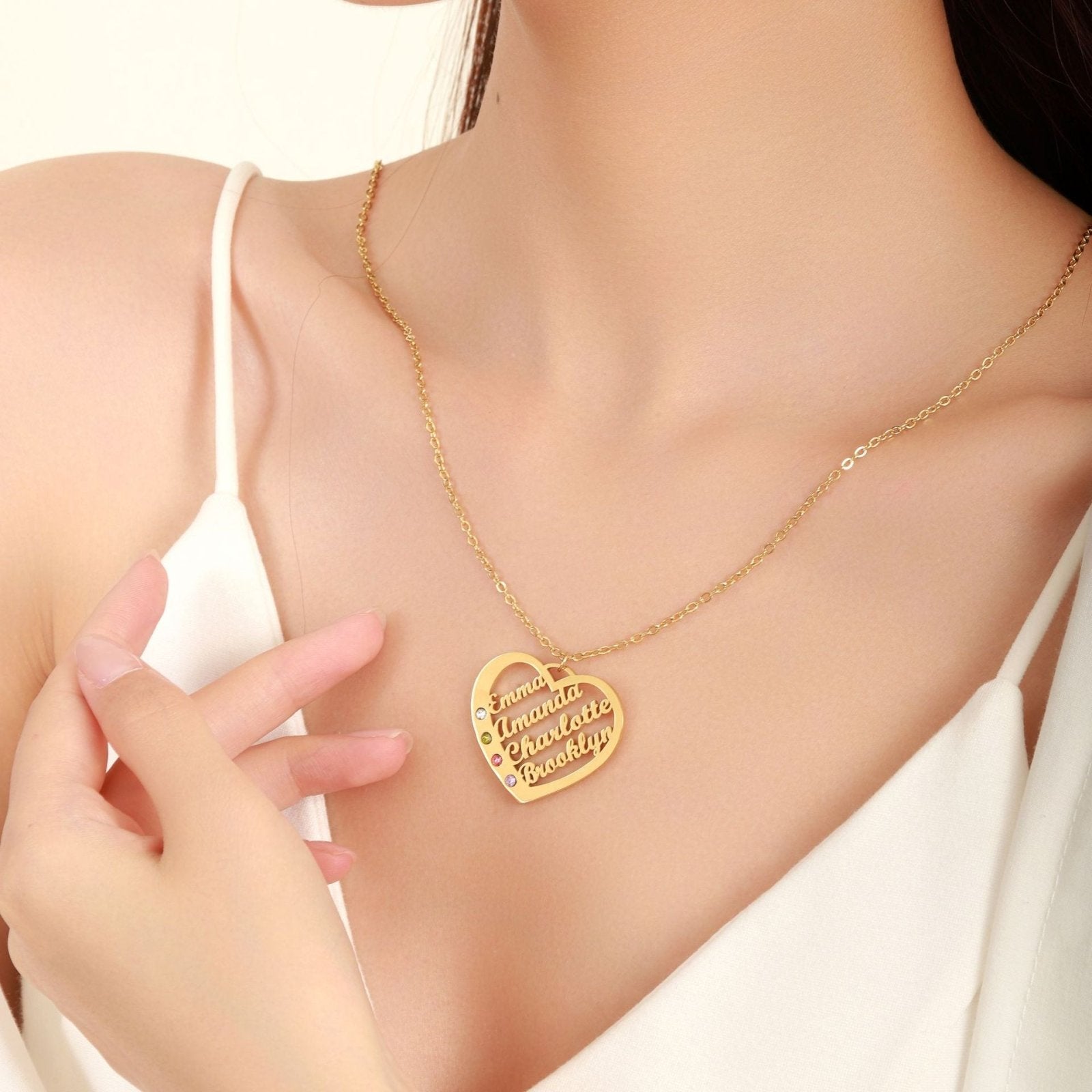 Collier cœur multi - prénoms, gravure personnalisée, pour femme, modèle Emilie
