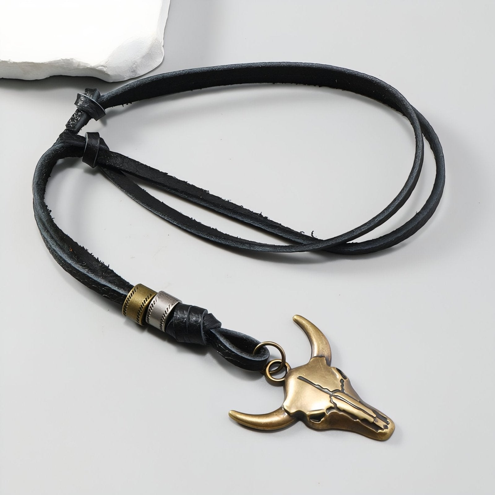 Collier cow - boy western unisexe, pendentif tête de taureau, cordon en cuir réglable