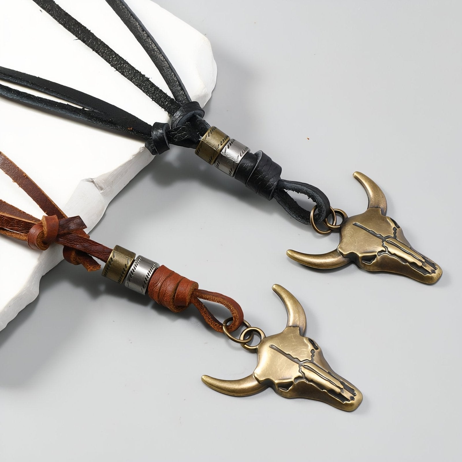 Collier cow - boy western unisexe, pendentif tête de taureau, cordon en cuir réglable