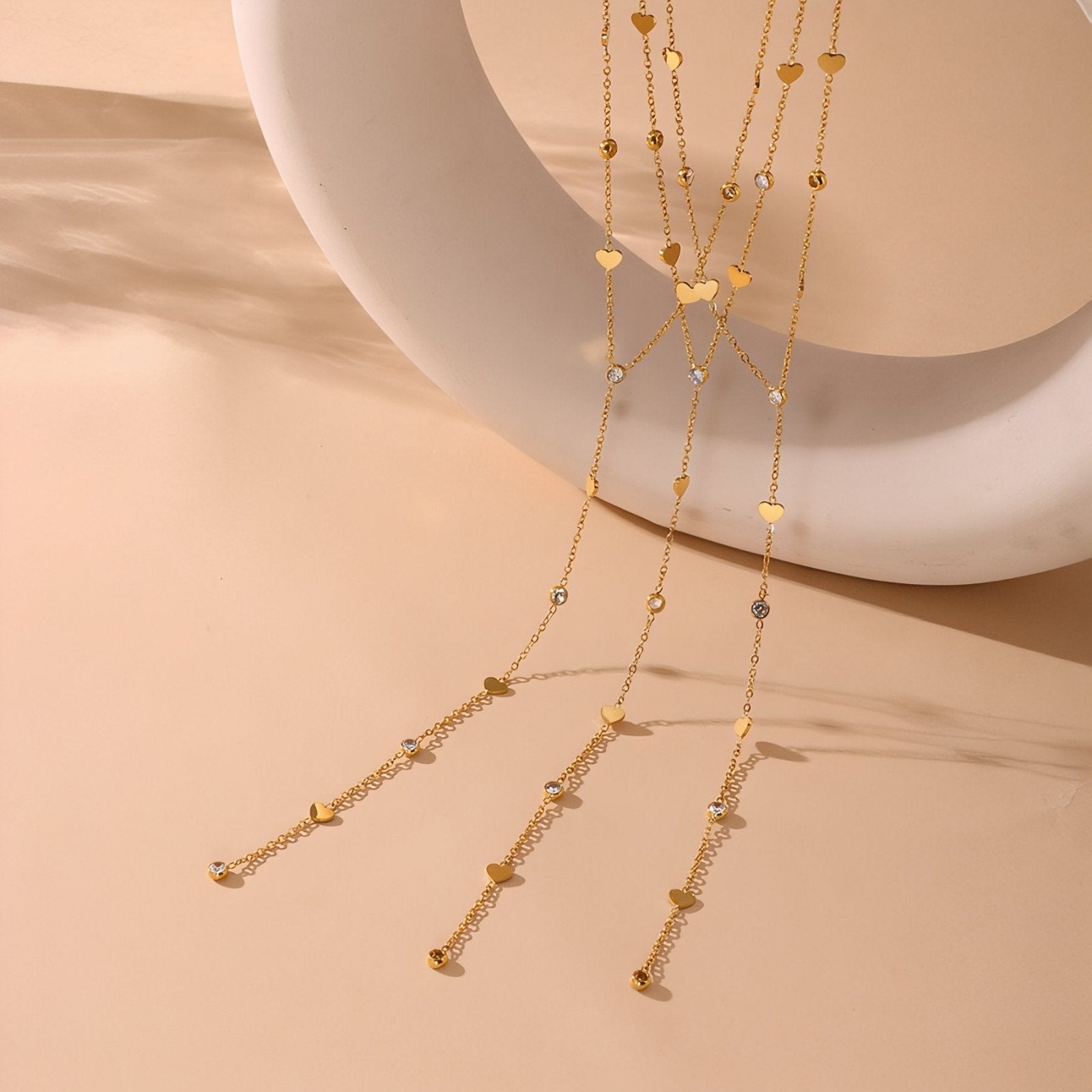 Collier cravate long plongeant, acier inoxydable, motif cœurs et zircons