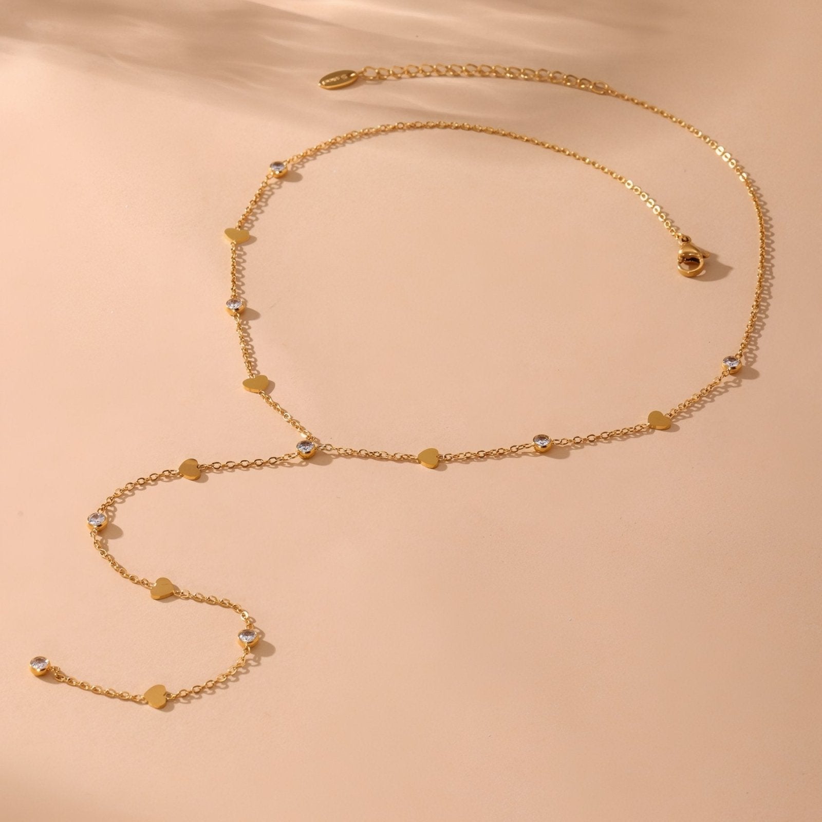 Collier cravate long plongeant, acier inoxydable, motif cœurs et zircons