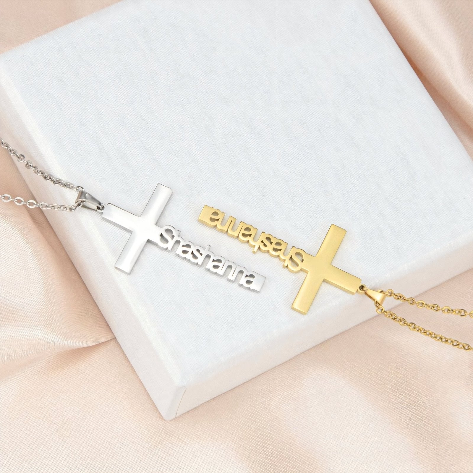 Collier croix avec nom gravé, prénom vertical, en acier inoxydable, modèle Solange