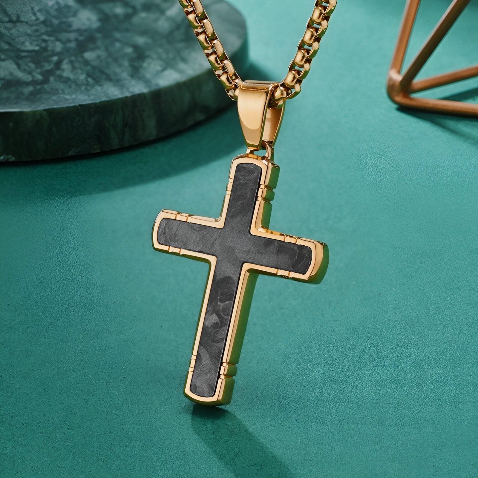 Collier croix design en acier inoxydable, carbone marbré, chaîne jaseron pour homme, modèle Caleb