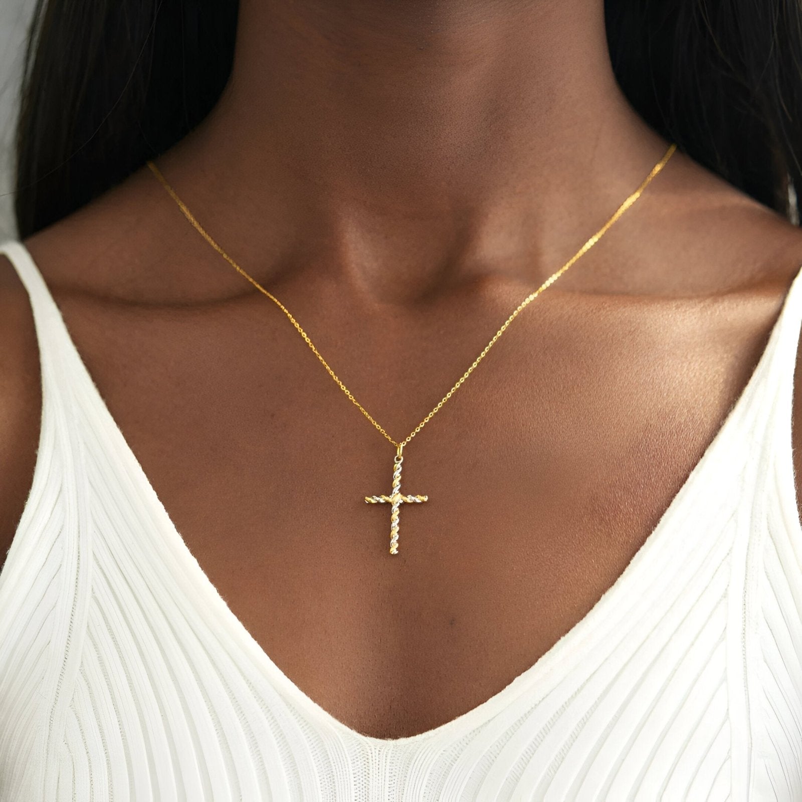 Collier croix torsadée bicolore en argent 925, style élégant et spirituel pour femme, modèle Liora