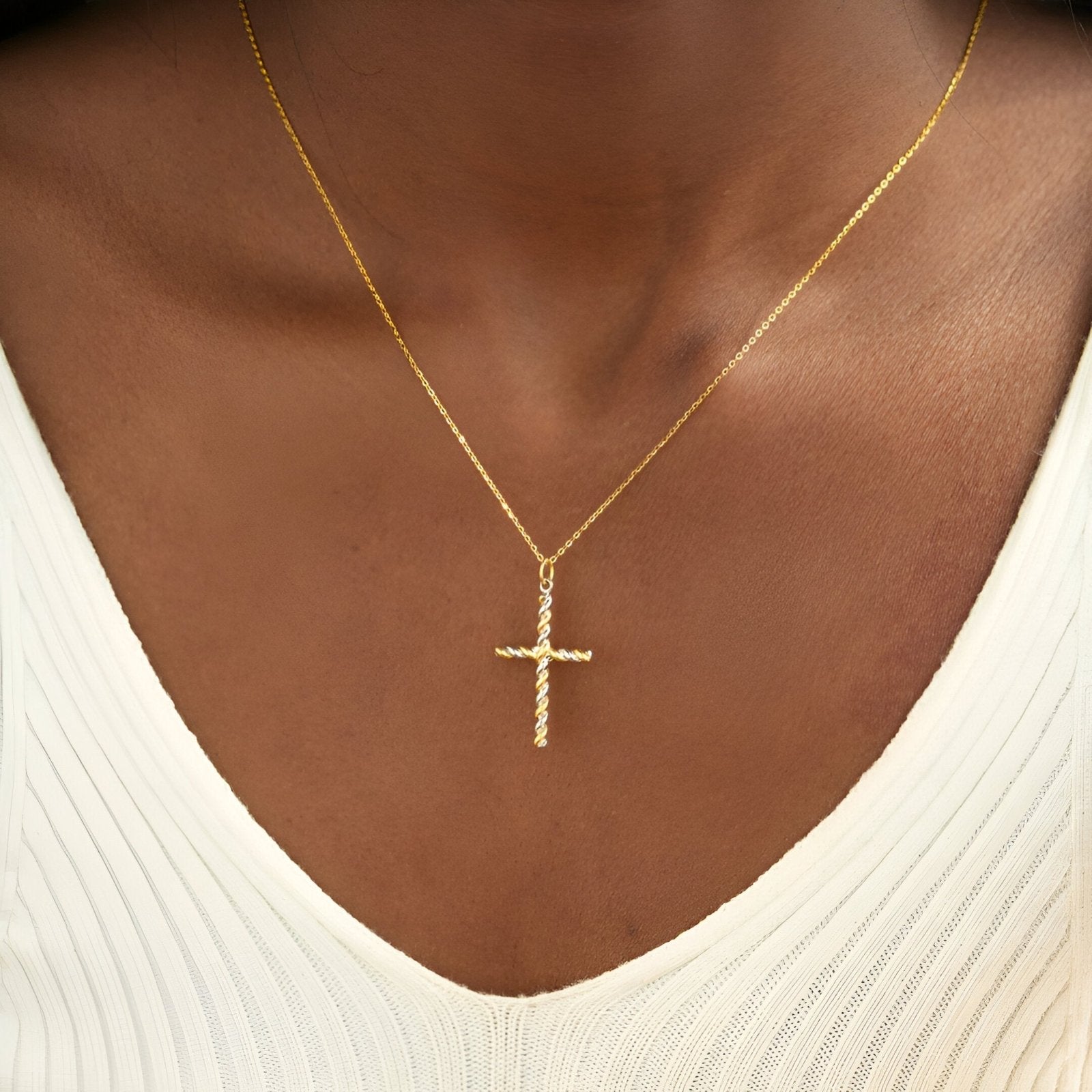 Collier croix torsadée bicolore en argent 925, style élégant et spirituel pour femme, modèle Liora