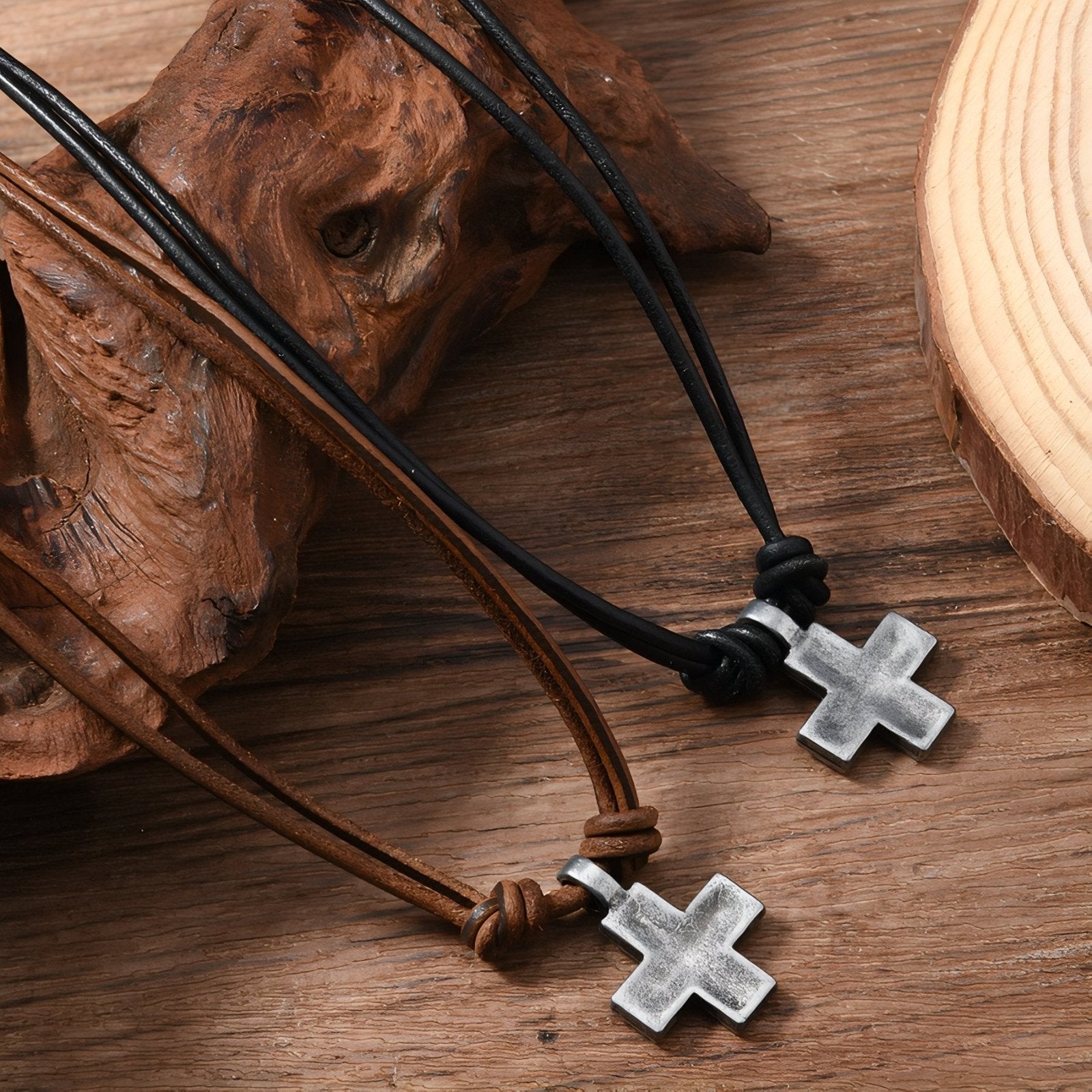 Collier croix vintage unisexe, cordon cuir noir ou marron, pendentif en métal vieilli