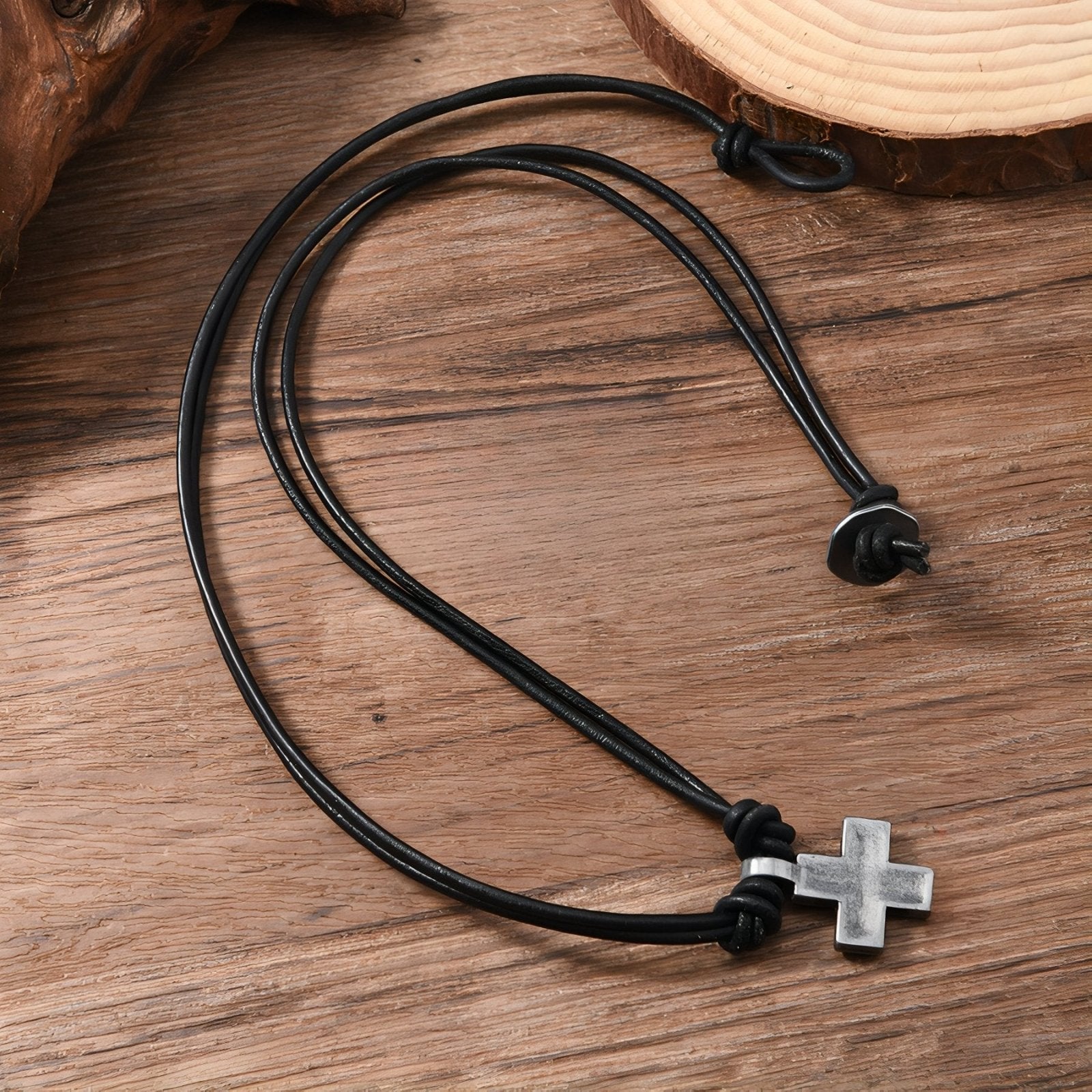 Collier croix vintage unisexe, cordon cuir noir ou marron, pendentif en métal vieilli