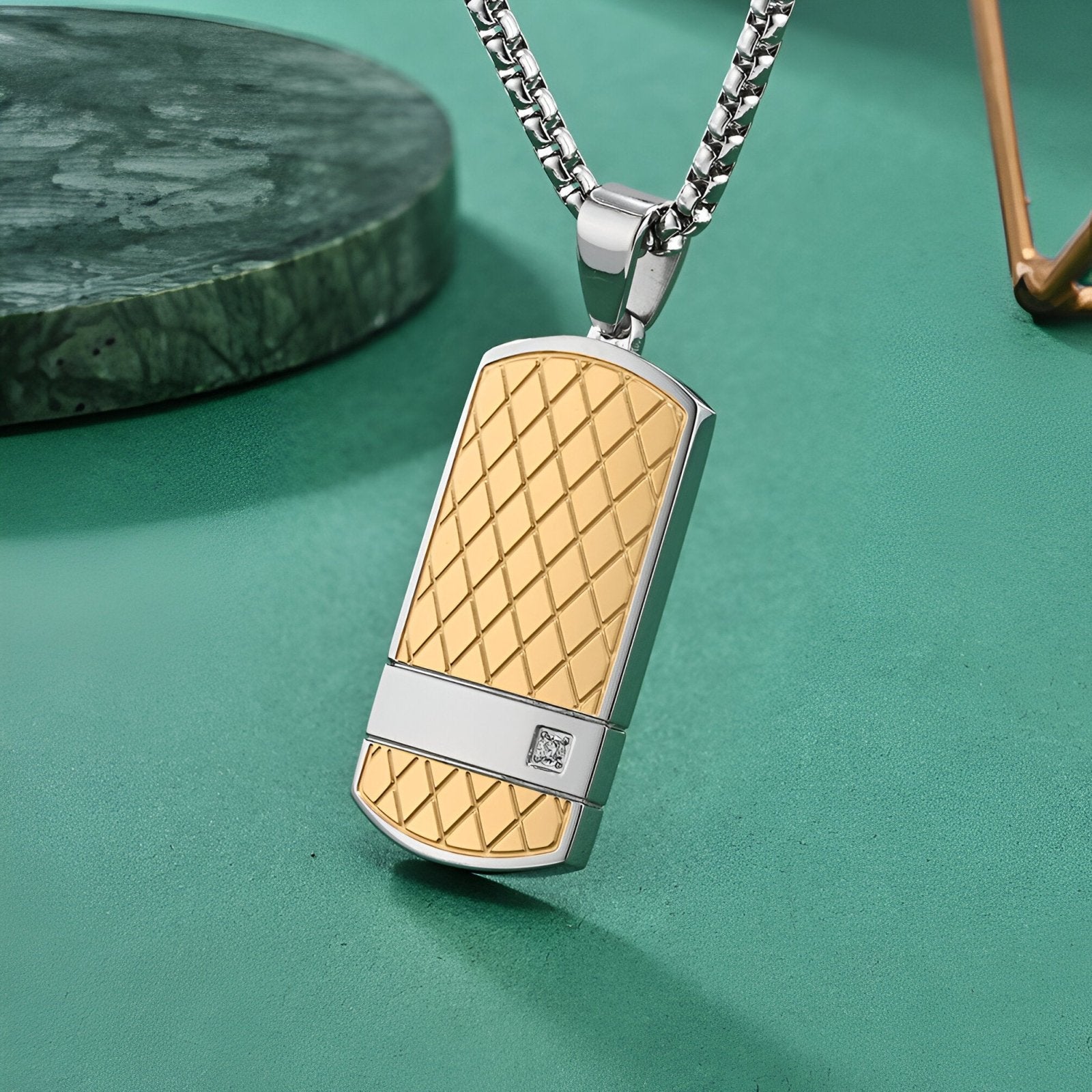 Collier design plaque militaire pour homme, acier inoxydable, finition quadrillée, modèle Viper