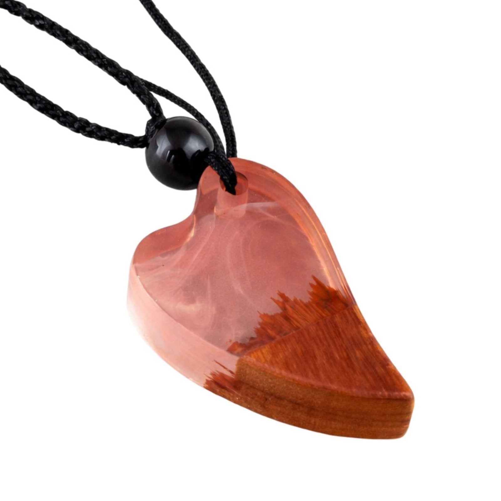 Collier en bois et résine, avec pendentif cœur et cordon noir ajustable, style artisanal