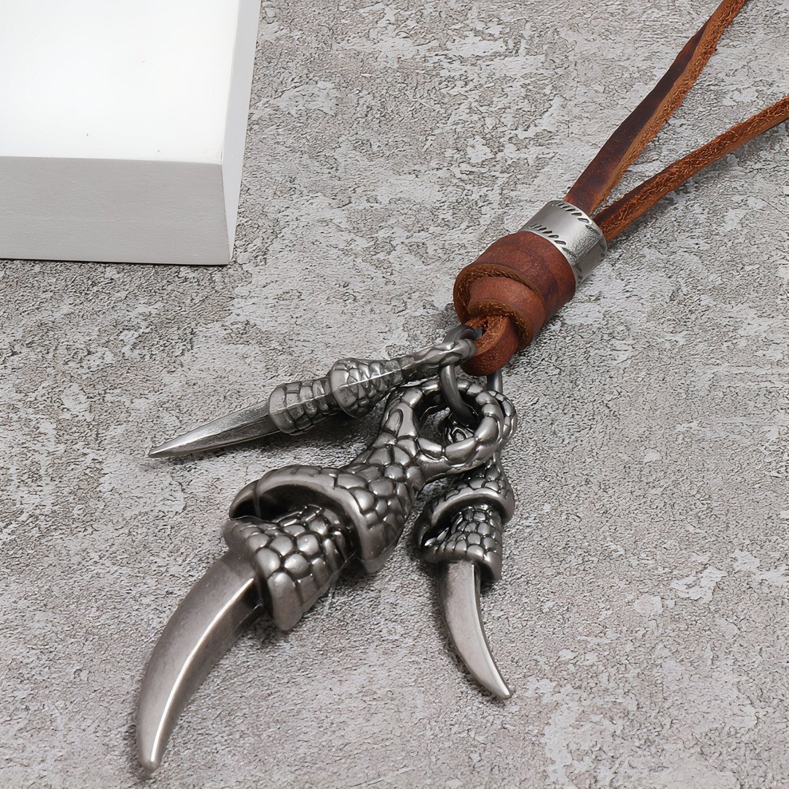 Collier en cuir pour homme, pendentif griffes de dragon en métal, style tribal