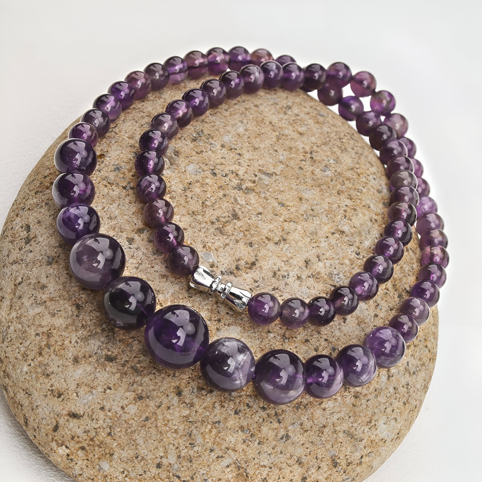 Collier en perles d’améthyste naturelle, bijou spirituel pour femme, modèle Dhalia