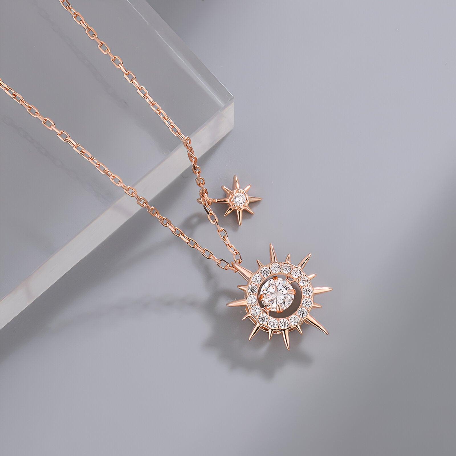 Collier étoile & soleil pour femme, plaqué or rose ou argenté, zircons brillants, maille forçat, modèle Astra