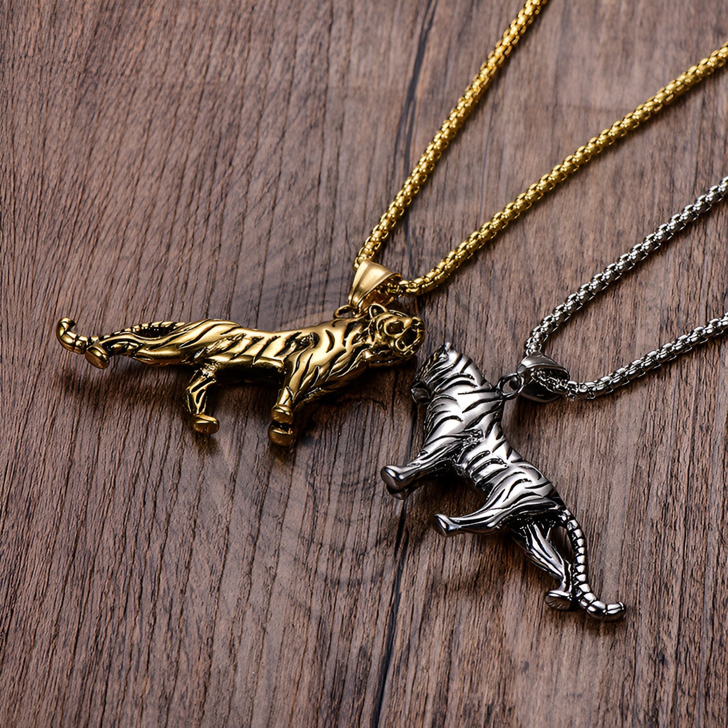Collier homme pendentif tigre sculpté, style vintage oriental, modèle Shen