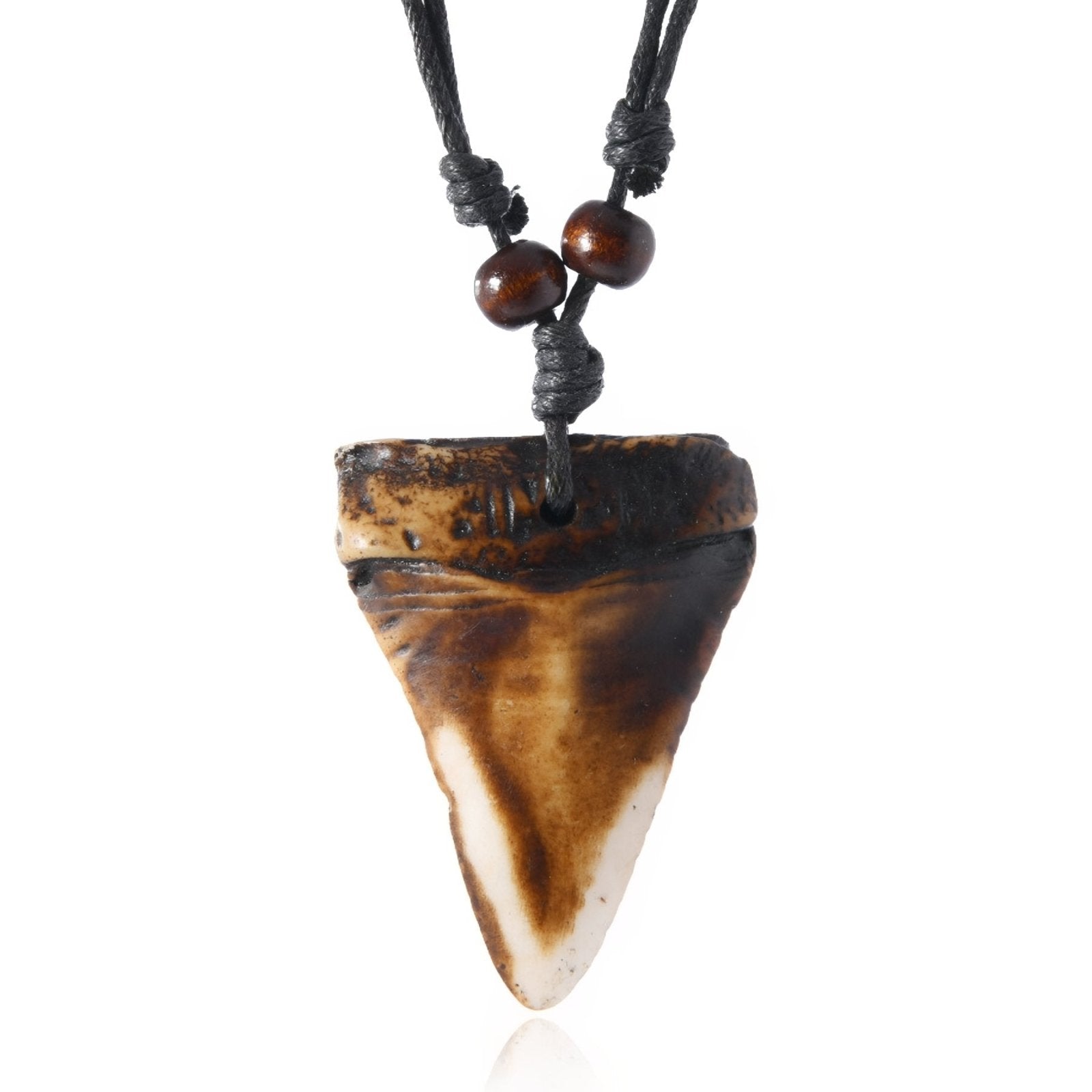 Collier homme tribal, pendentif dent de requin et perles en bois, cordon noir réglable, style surfer