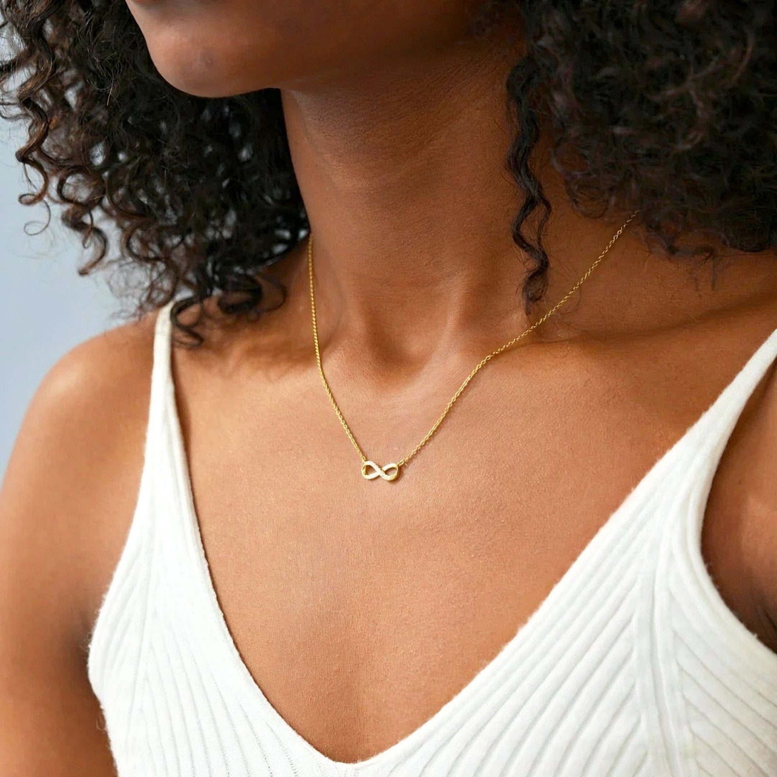 Collier infini plaqué or, argent 925, serti de zircons, style minimaliste, taille ajustable, modèle Clarisse