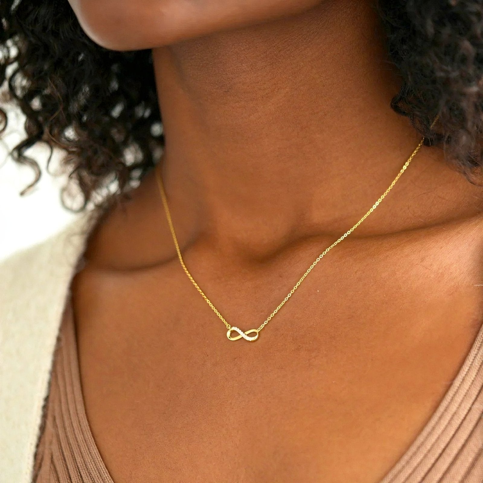 Collier infini plaqué or, argent 925, serti de zircons, style minimaliste, taille ajustable, modèle Clarisse