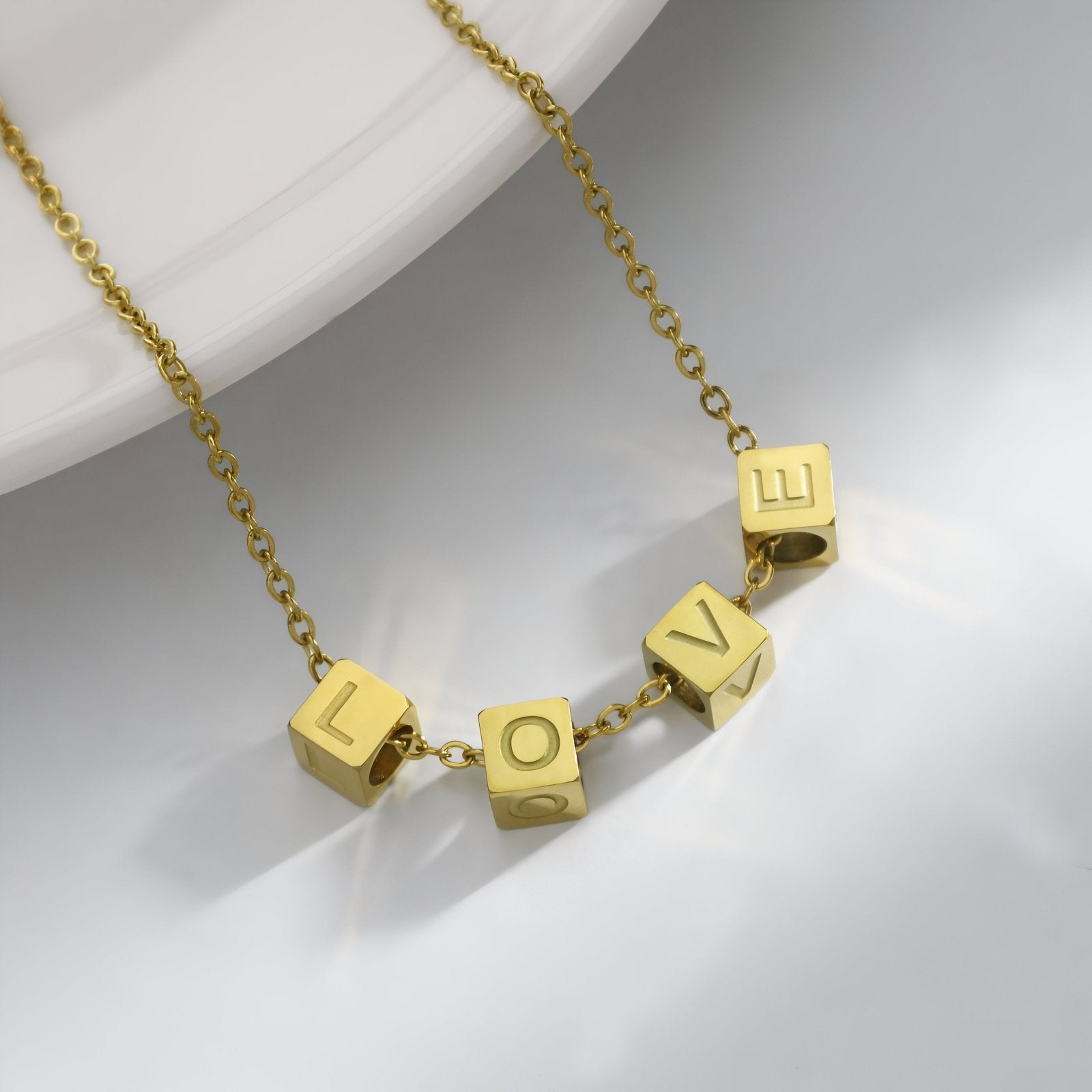 Collier lettres personnalisées, cubes en acier inoxydable, finition dorée ou argentée, modèle Hope