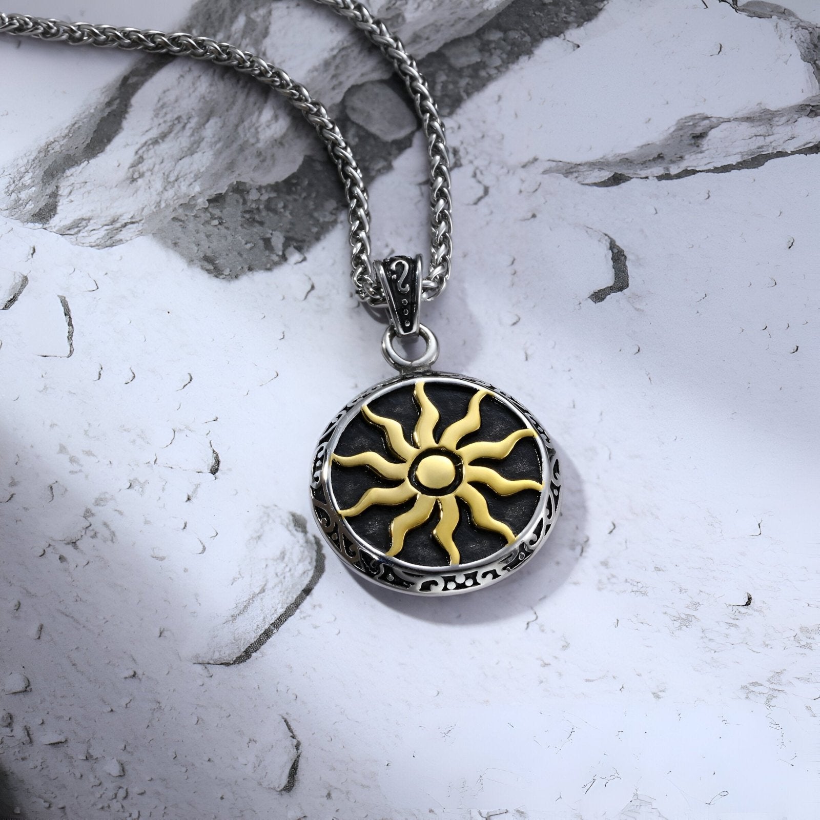 Collier médaillon solaire en acier inoxydable, style viking, pour homme, modèle Helios