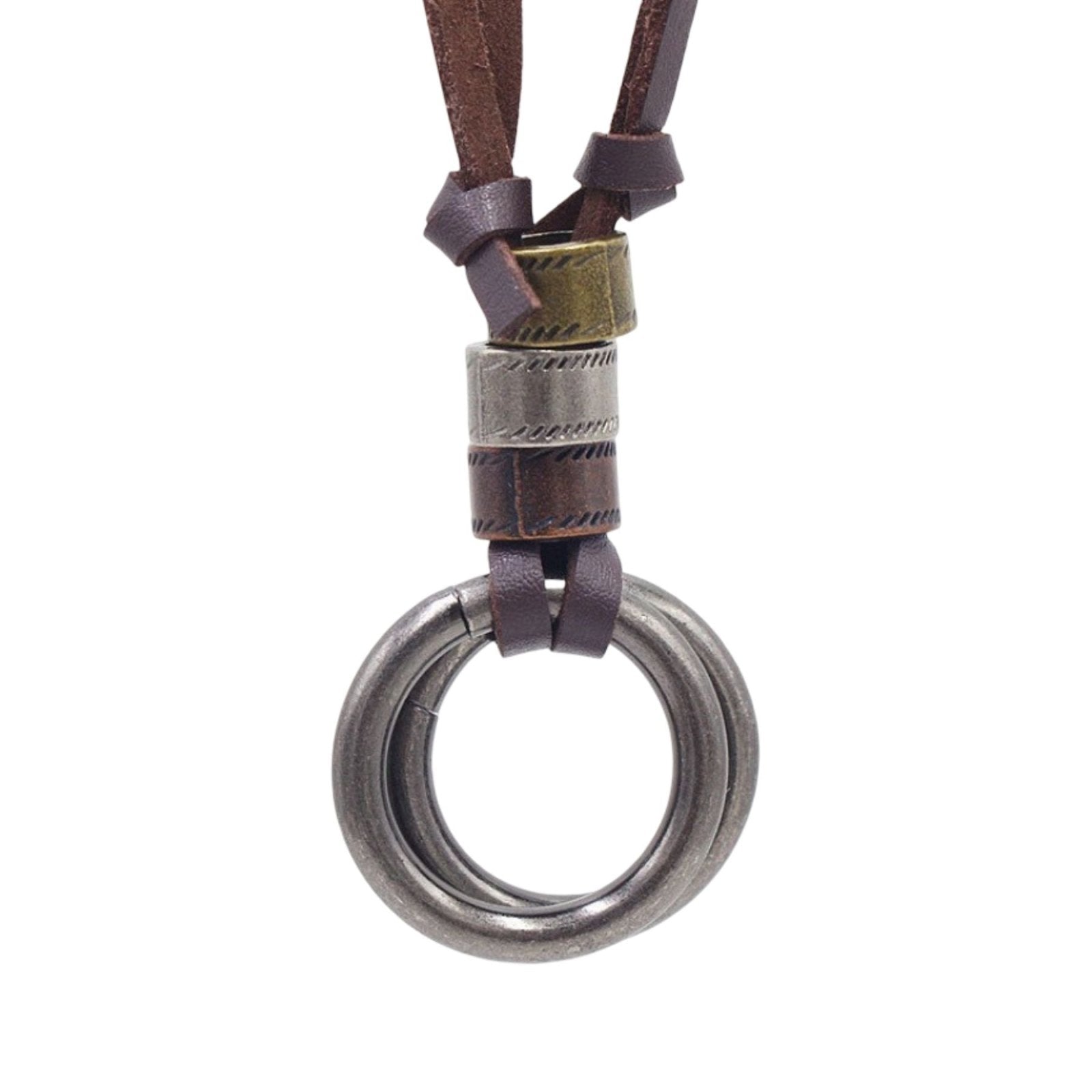 Collier mixte en cuir marron, pendentif anneaux en métal vintage, style ethnique et bohème