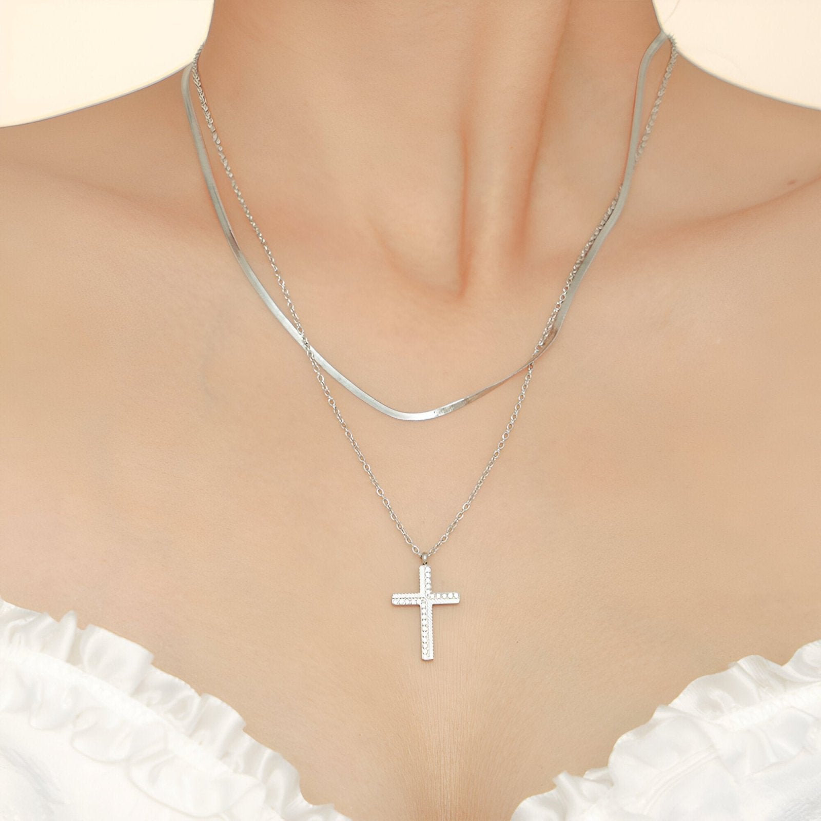 Collier multi rangs croix pour femme, pendentif zircon, chaîne ajustable 42–47 cm, modèle Myriam