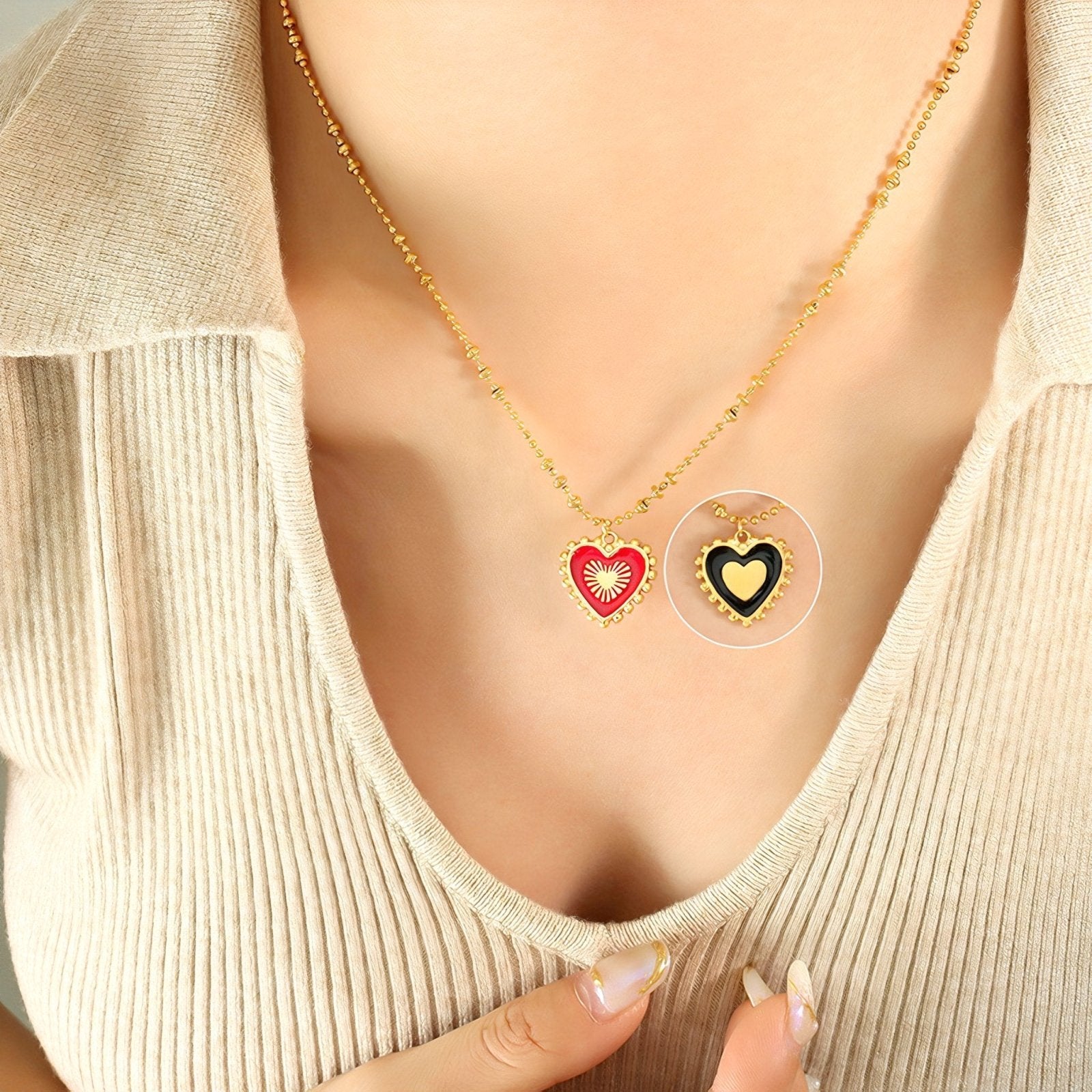 Collier pendentif cœur réversible, double face rouge et noir, chaîne perlée, modèle El Ghalia