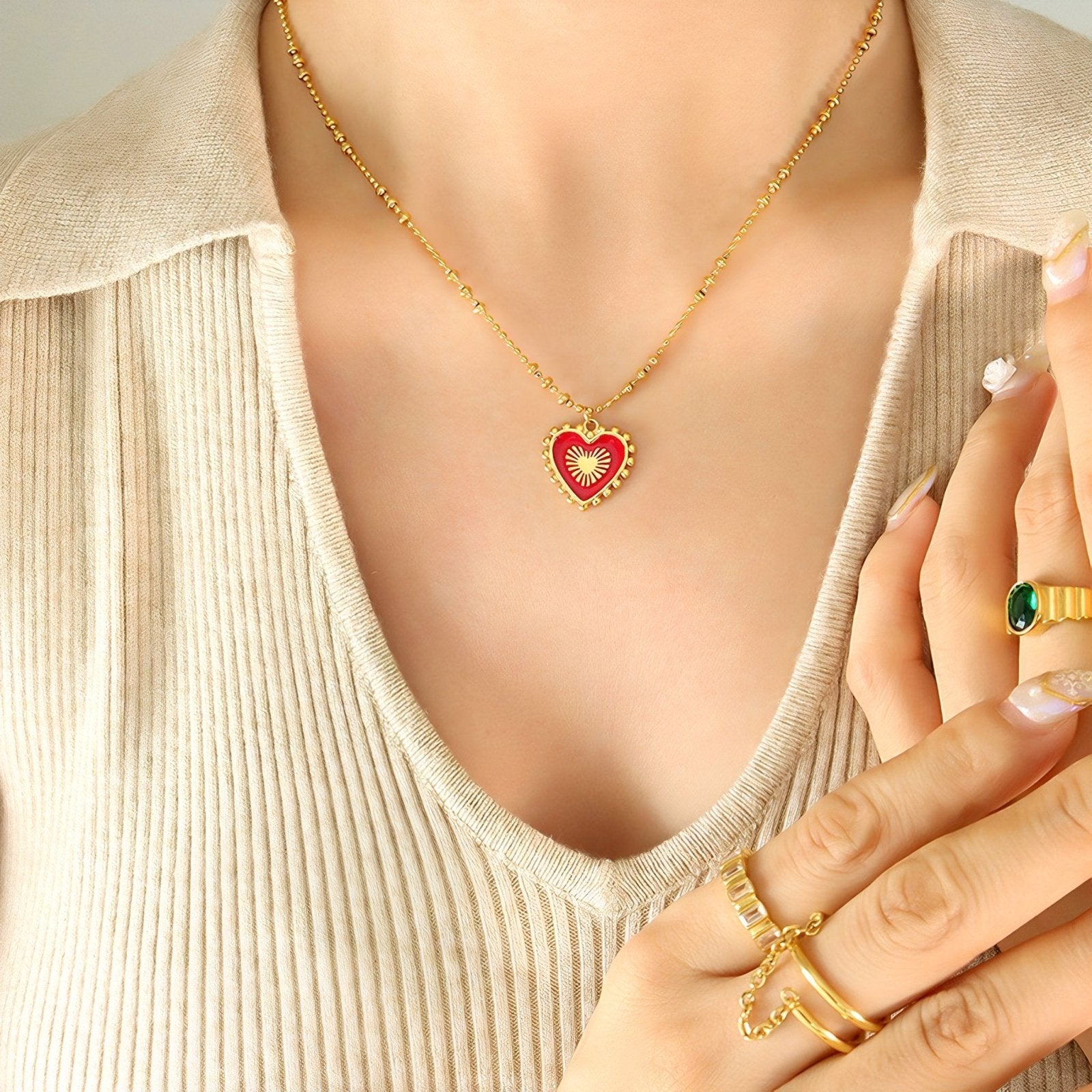 Collier pendentif cœur réversible, double face rouge et noir, chaîne perlée, modèle El Ghalia