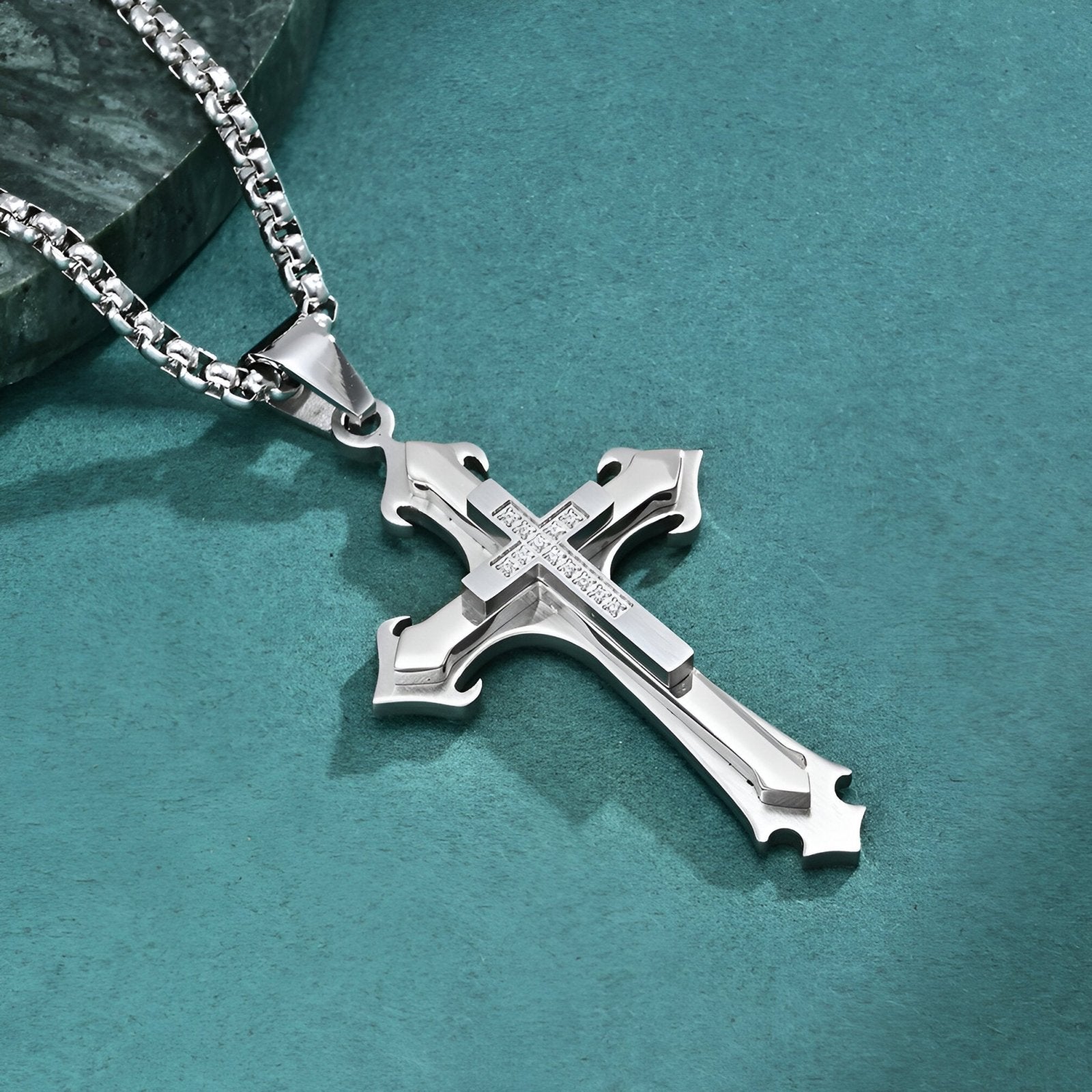 Collier pendentif croix baroque pour homme, acier inoxydable et zircon, design sculpté, Orion