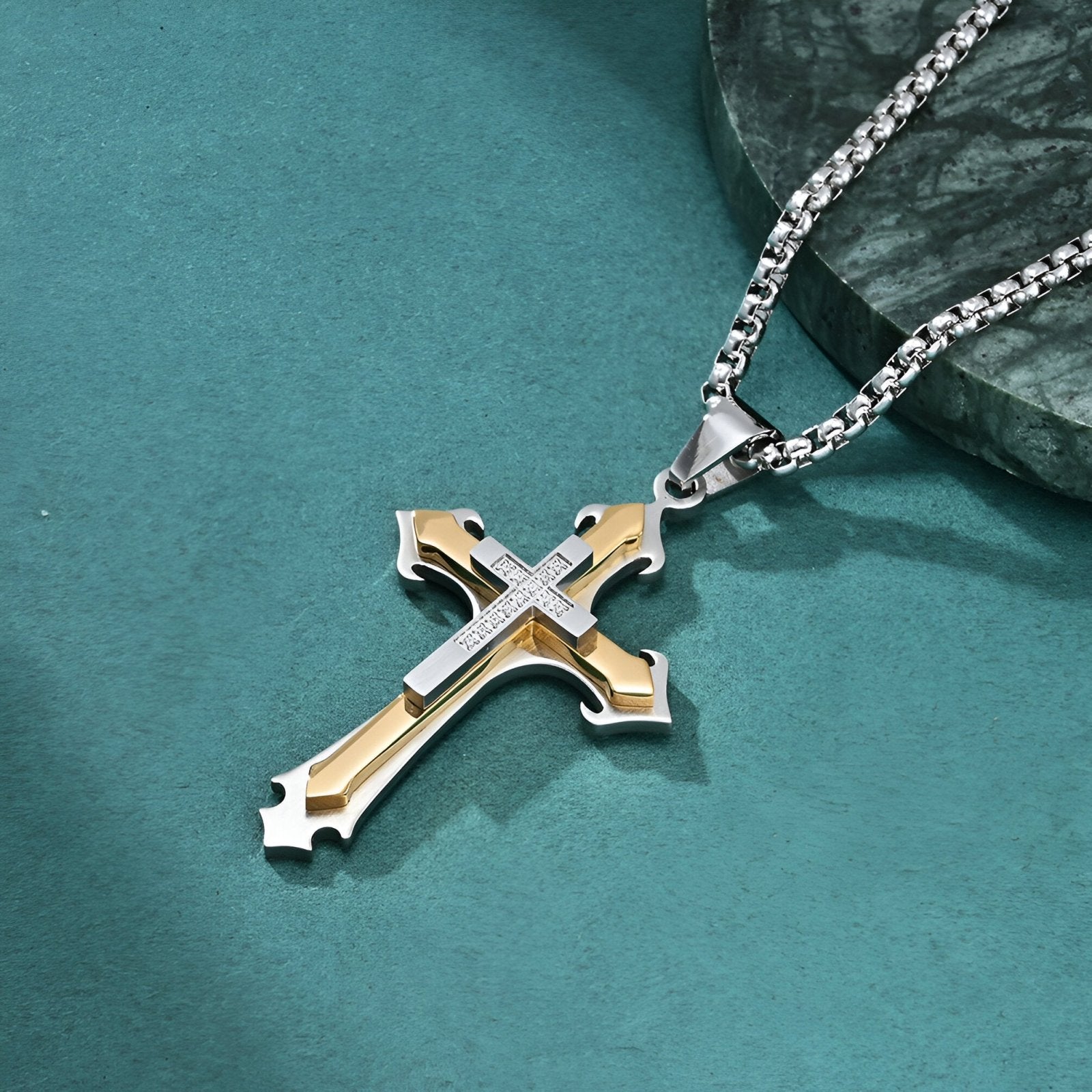 Collier pendentif croix baroque pour homme, acier inoxydable et zircon, design sculpté, Orion