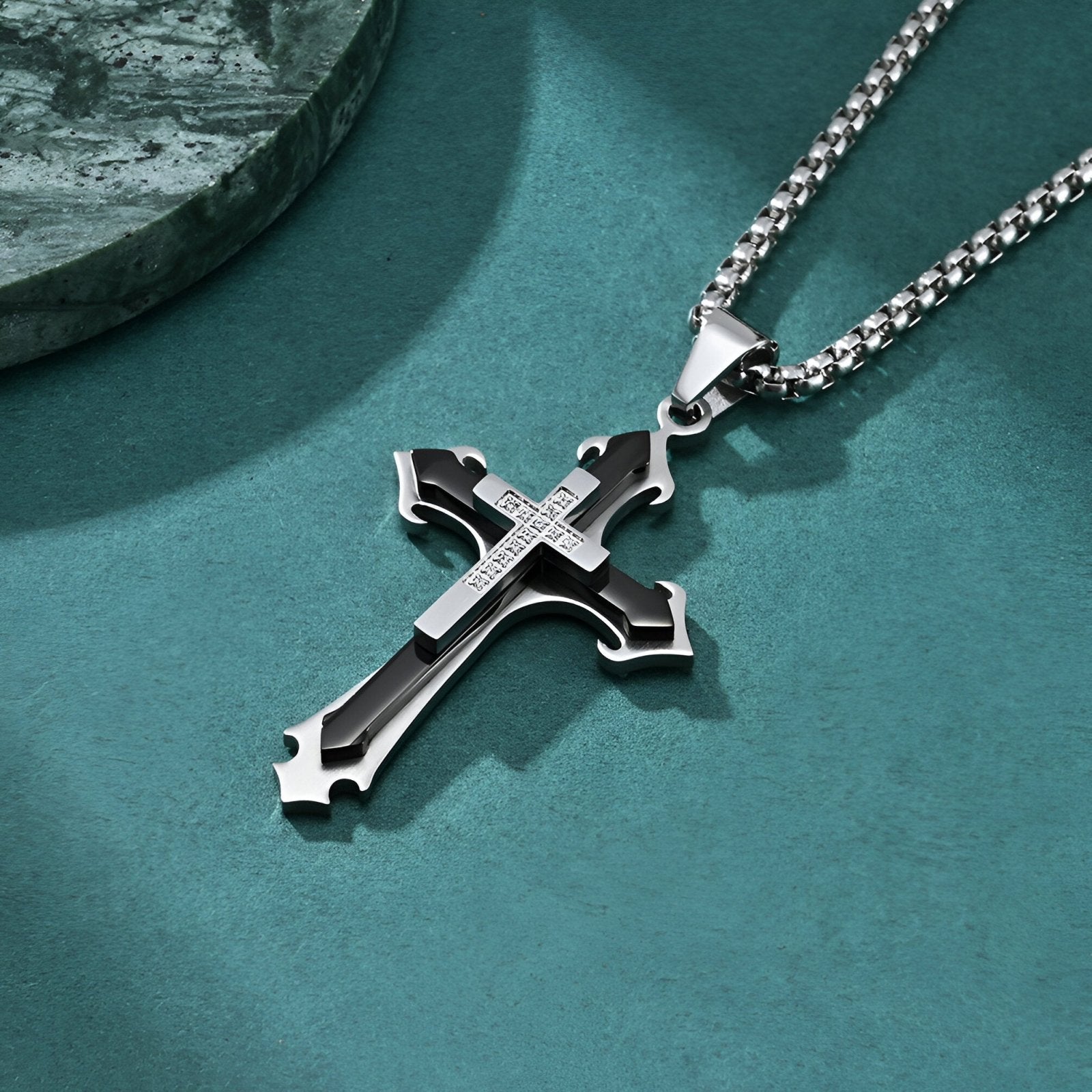 Collier pendentif croix baroque pour homme, acier inoxydable et zircon, design sculpté, Orion