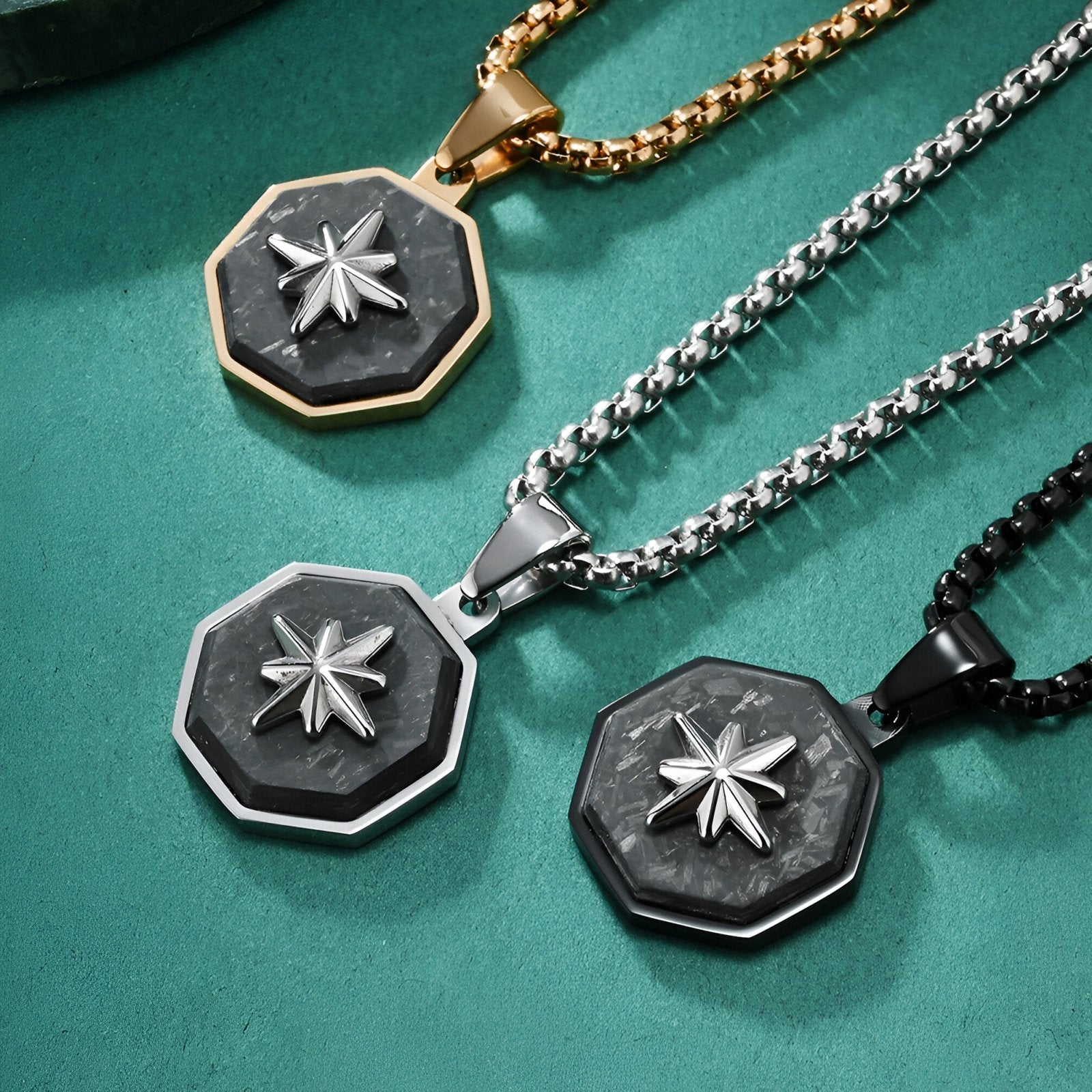 Collier pendentif homme, motif étoile du nord, insert en carbone forgé, acier inoxydable, modèle Astral
