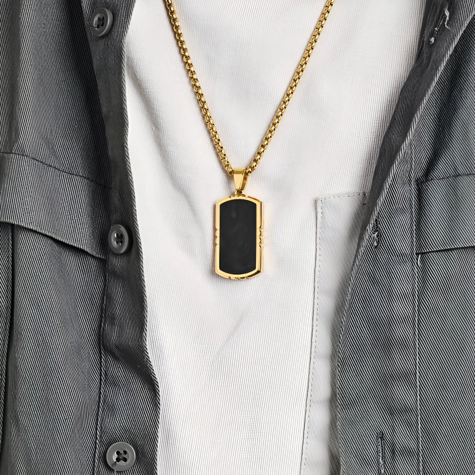 Collier pendentif marbré noir en résine texturée et acier inoxydable, modèle Briggs