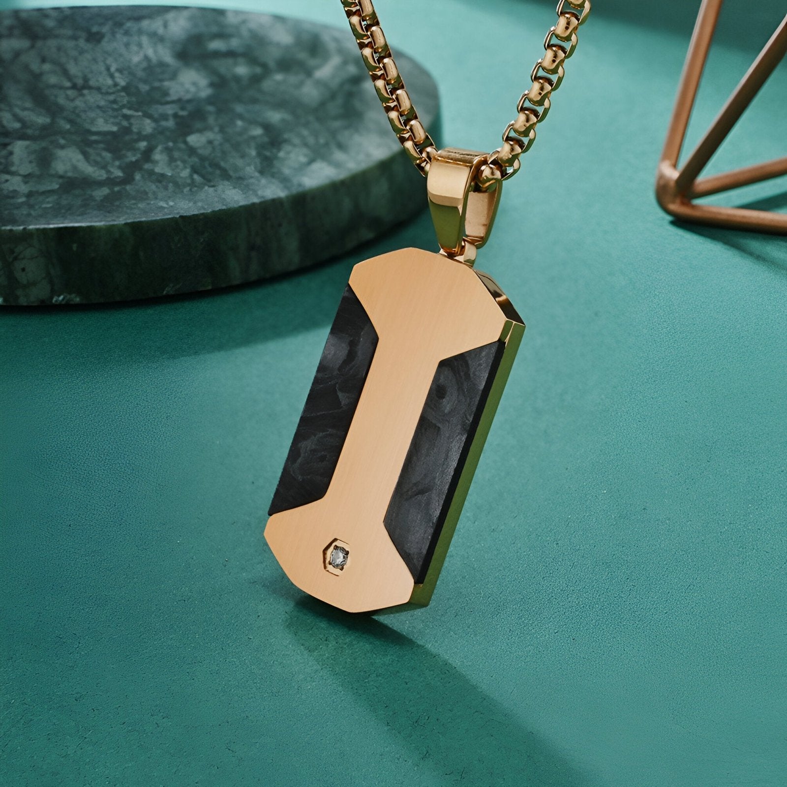 Collier plaque militaire, en acier inoxydable, inserts en carbone forgé et zircon, modèle Grayson