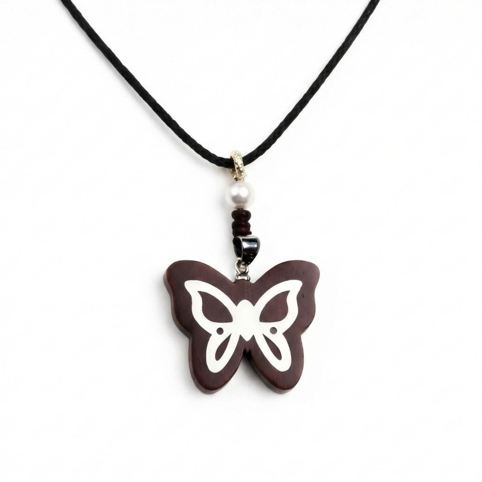 Collier pour femme en bois de santal, avec pendentif papillon incrusté d'argent, cordon ajustable