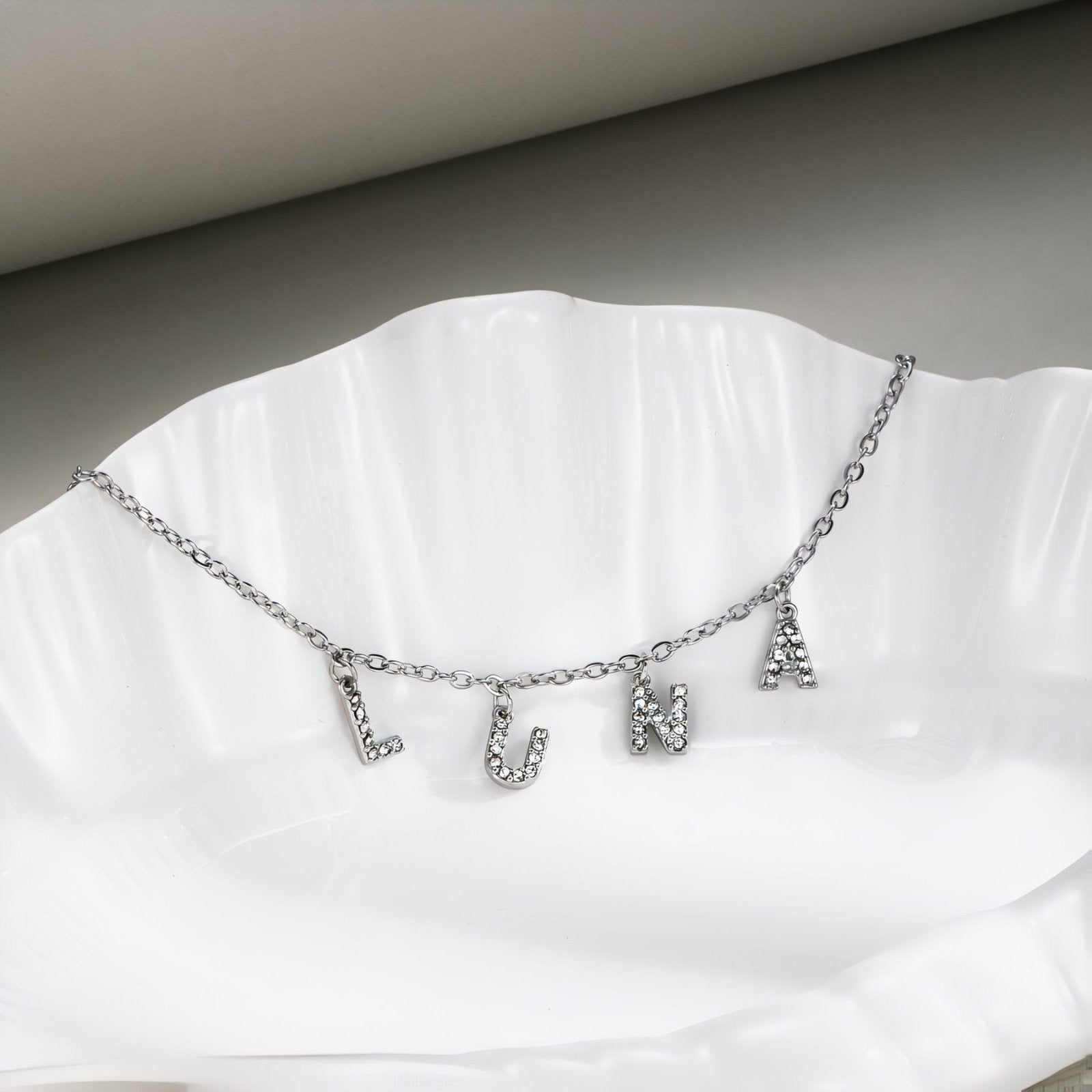 Collier prénom lettres, modèle moderne en acier inoxydable pour femme, modèle Spark