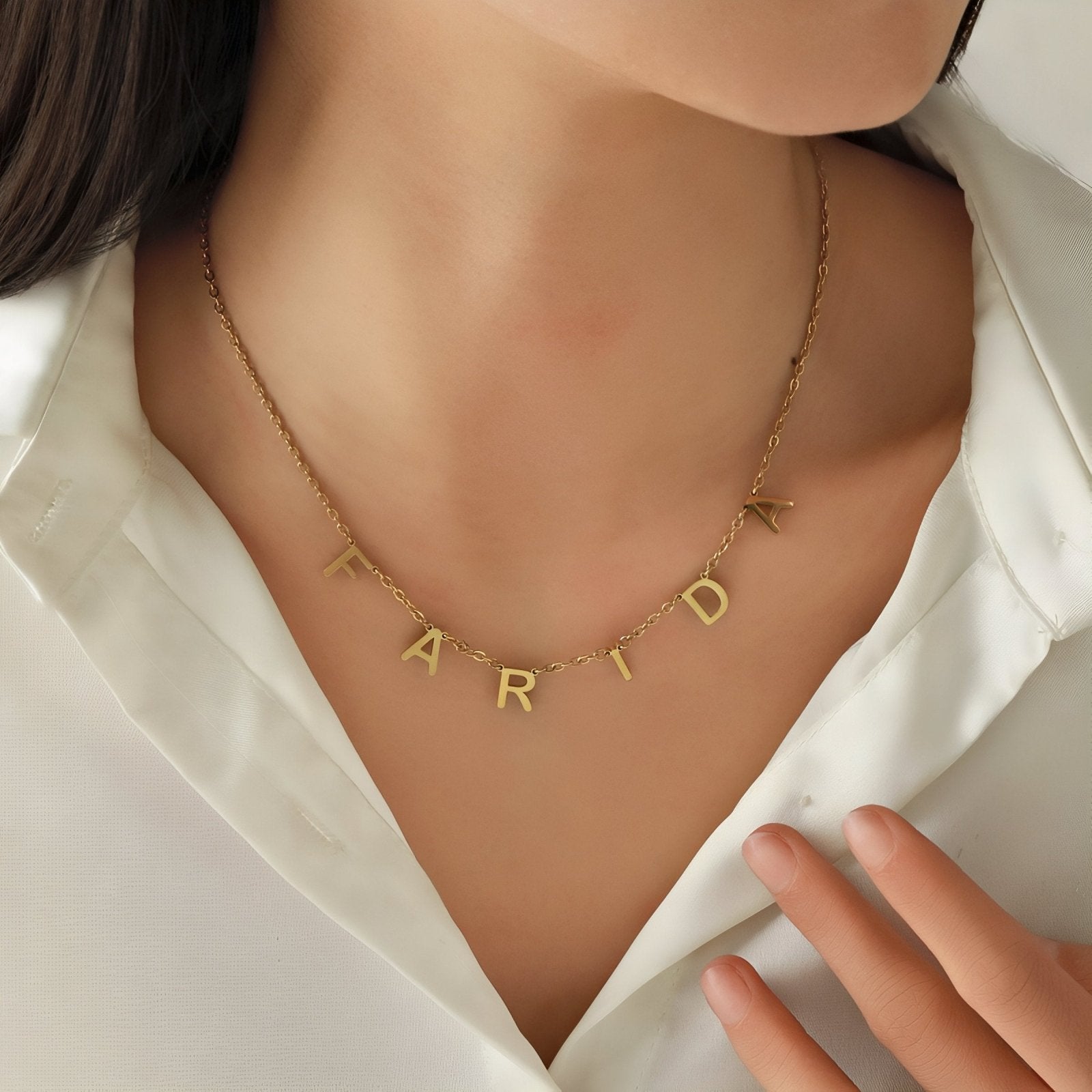 Collier prénom personnalisé, lettres suspendues en acier inoxydable, modèle Adeline