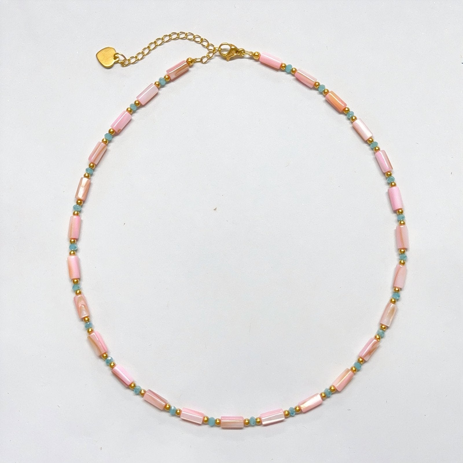 Collier ras - du - cou perles en quartz rose, chaîne dorée 18K, modèle Bianca