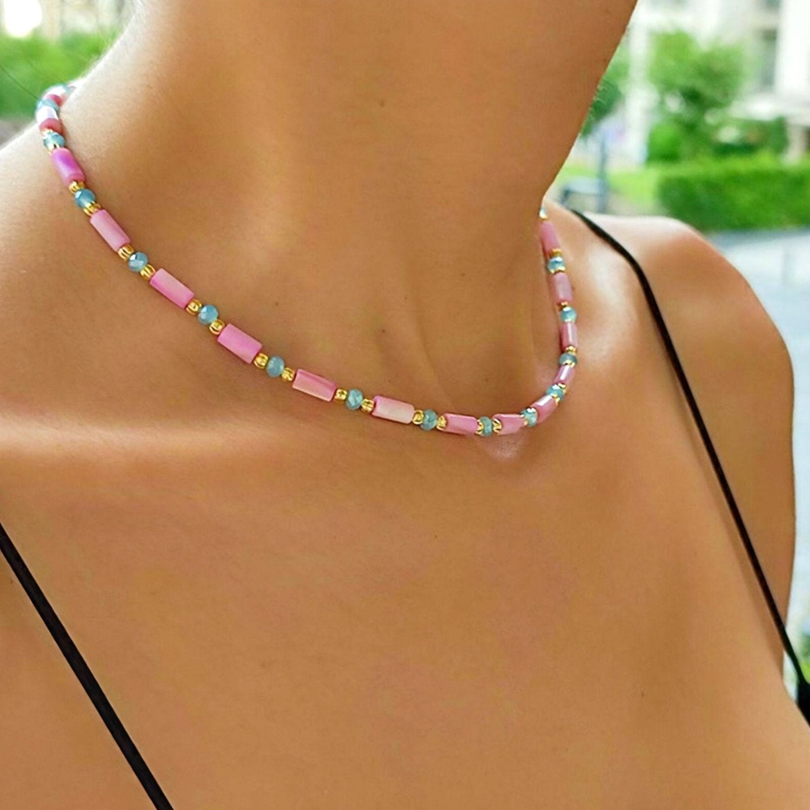 Collier ras - du - cou perles en quartz rose, chaîne dorée 18K, modèle Bianca